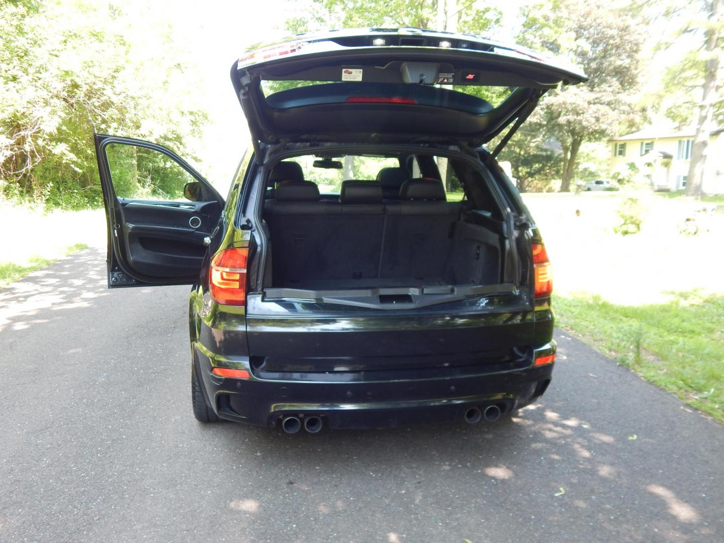 2012 Black /Black Leather BMW X5 M (5YMGY0C58CL) with an 4.4L V8 Twin Turbo engine, 6-Speed Automatic transmission, located at 6528 Lower York Road, New Hope, PA, 18938, (215) 862-9555, 40.358707, -74.977882 - Here for sale is a very cool 2012 BMW X5M. Under the hood is a strong running 4.4 liter twin turbo V8 producing 555 HP and puts that power to the intelligent AWD system via a smooth shifting automatic transmission with paddle shifters. Features include; Black leather upholstery, keyless entry syst - Photo#12
