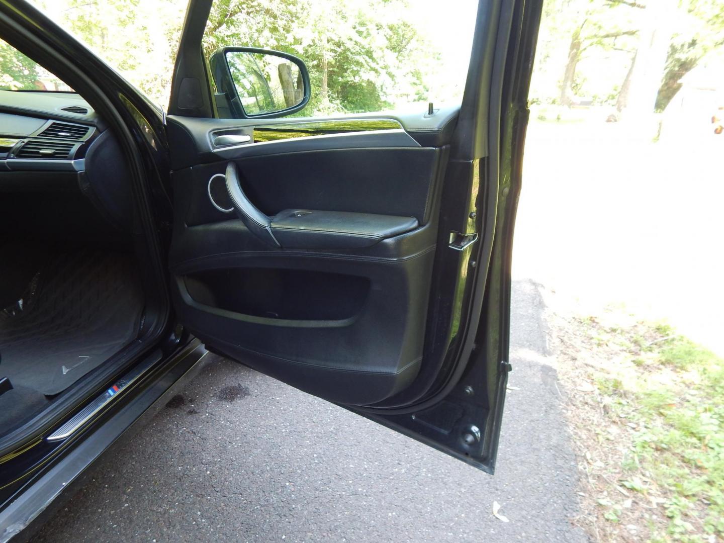 2012 Black /Black Leather BMW X5 M (5YMGY0C58CL) with an 4.4L V8 Twin Turbo engine, 6-Speed Automatic transmission, located at 6528 Lower York Road, New Hope, PA, 18938, (215) 862-9555, 40.358707, -74.977882 - Here for sale is a very cool 2012 BMW X5M. Under the hood is a strong running 4.4 liter twin turbo V8 producing 555 HP and puts that power to the intelligent AWD system via a smooth shifting automatic transmission with paddle shifters. Features include; Black leather upholstery, keyless entry syst - Photo#15