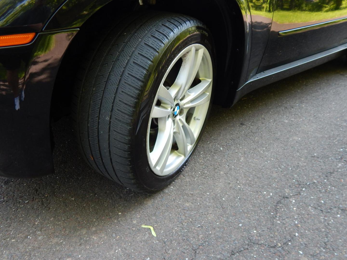 2012 Black /Black Leather BMW X5 M (5YMGY0C58CL) with an 4.4L V8 Twin Turbo engine, 6-Speed Automatic transmission, located at 6528 Lower York Road, New Hope, PA, 18938, (215) 862-9555, 40.358707, -74.977882 - Here for sale is a very cool 2012 BMW X5M. Under the hood is a strong running 4.4 liter twin turbo V8 producing 555 HP and puts that power to the intelligent AWD system via a smooth shifting automatic transmission with paddle shifters. Features include; Black leather upholstery, keyless entry syst - Photo#19