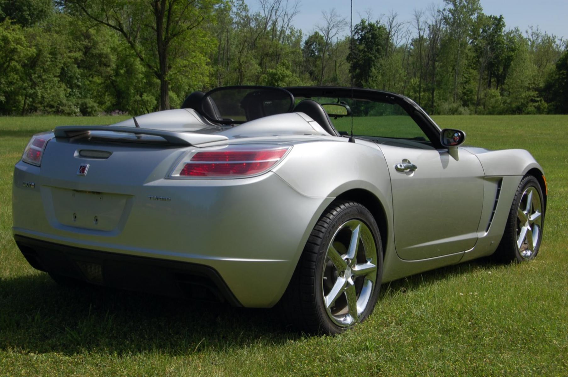 2008 Silver /Red/Black Leather Saturn Sky Red Line (1G8MF35X38Y) with an 2.0L L4 DOHC 16V TURBO engine, Automatic transmission, located at 6528 Lower York Road, New Hope, PA, 18938, (215) 862-9555, 40.358707, -74.977882 - Photo #9
