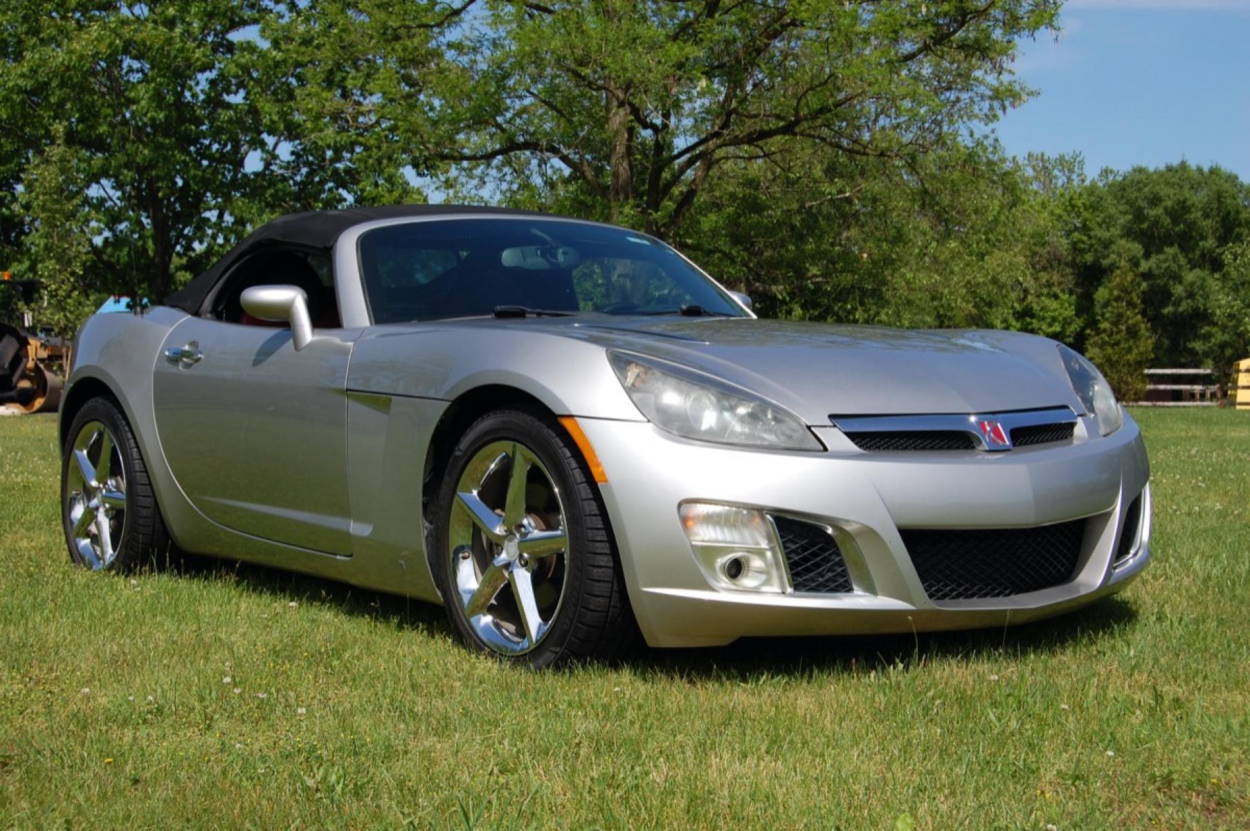 2008 Silver /Red/Black Leather Saturn Sky Red Line (1G8MF35X38Y) with an 2.0L L4 DOHC 16V TURBO engine, Automatic transmission, located at 6528 Lower York Road, New Hope, PA, 18938, (215) 862-9555, 40.358707, -74.977882 - Photo #12