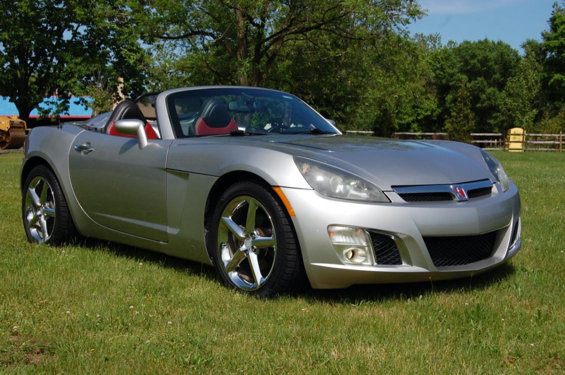 2008 Silver /Red/Black Leather Saturn Sky Red Line (1G8MF35X38Y) with an 2.0L L4 DOHC 16V TURBO engine, Automatic transmission, located at 6528 Lower York Road, New Hope, PA, 18938, (215) 862-9555, 40.358707, -74.977882 - Photo #13