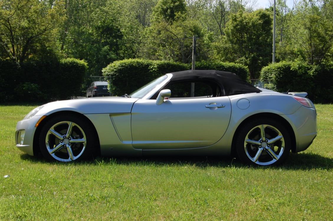2008 Silver /Red/Black Leather Saturn Sky Red Line (1G8MF35X38Y) with an 2.0L L4 DOHC 16V TURBO engine, Automatic transmission, located at 6528 Lower York Road, New Hope, PA, 18938, (215) 862-9555, 40.358707, -74.977882 - Photo #2