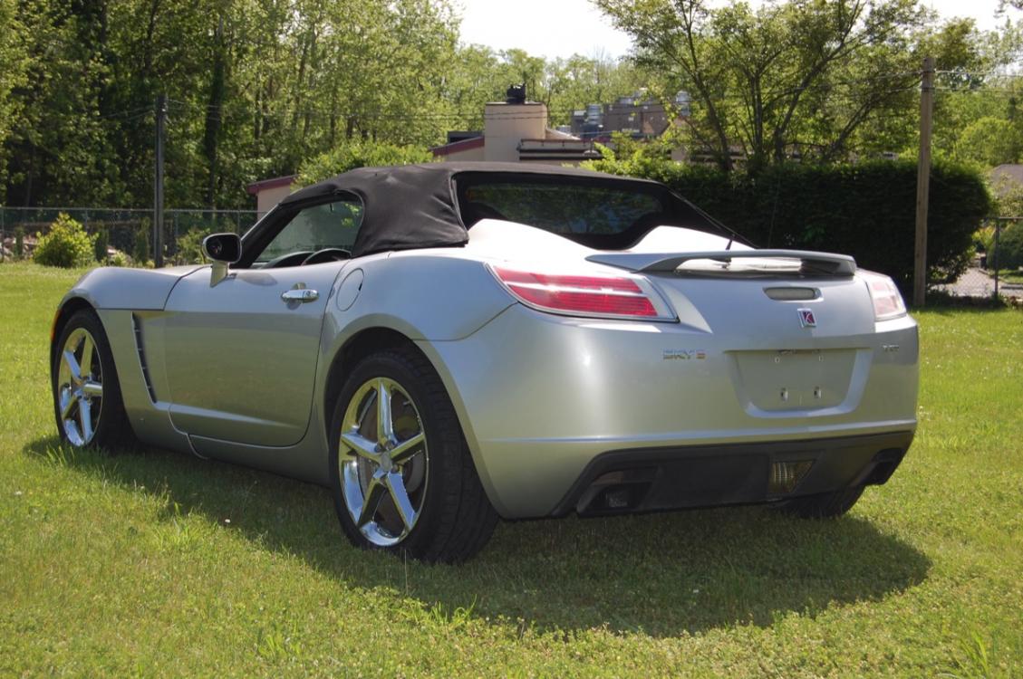 2008 Silver /Red/Black Leather Saturn Sky Red Line (1G8MF35X38Y) with an 2.0L L4 DOHC 16V TURBO engine, Automatic transmission, located at 6528 Lower York Road, New Hope, PA, 18938, (215) 862-9555, 40.358707, -74.977882 - Photo #4