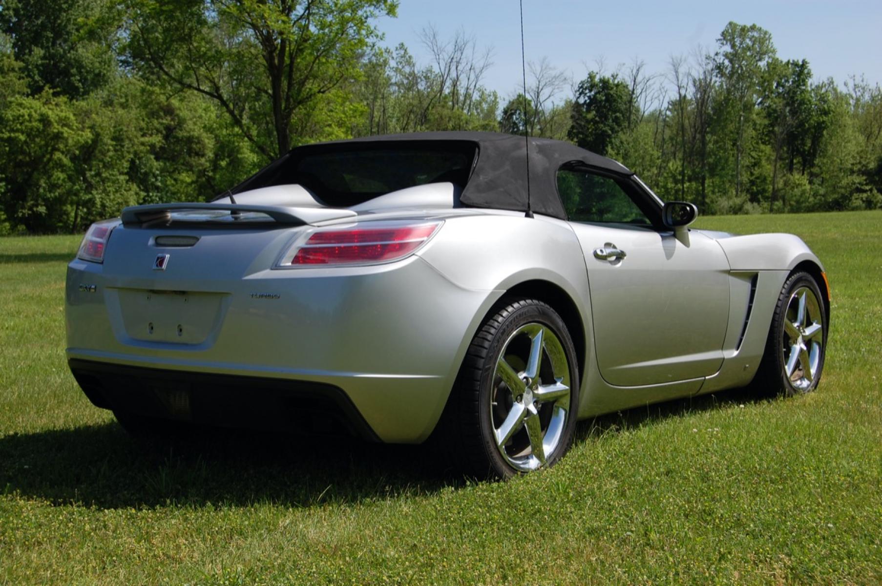 2008 Silver /Red/Black Leather Saturn Sky Red Line (1G8MF35X38Y) with an 2.0L L4 DOHC 16V TURBO engine, Automatic transmission, located at 6528 Lower York Road, New Hope, PA, 18938, (215) 862-9555, 40.358707, -74.977882 - Photo #8