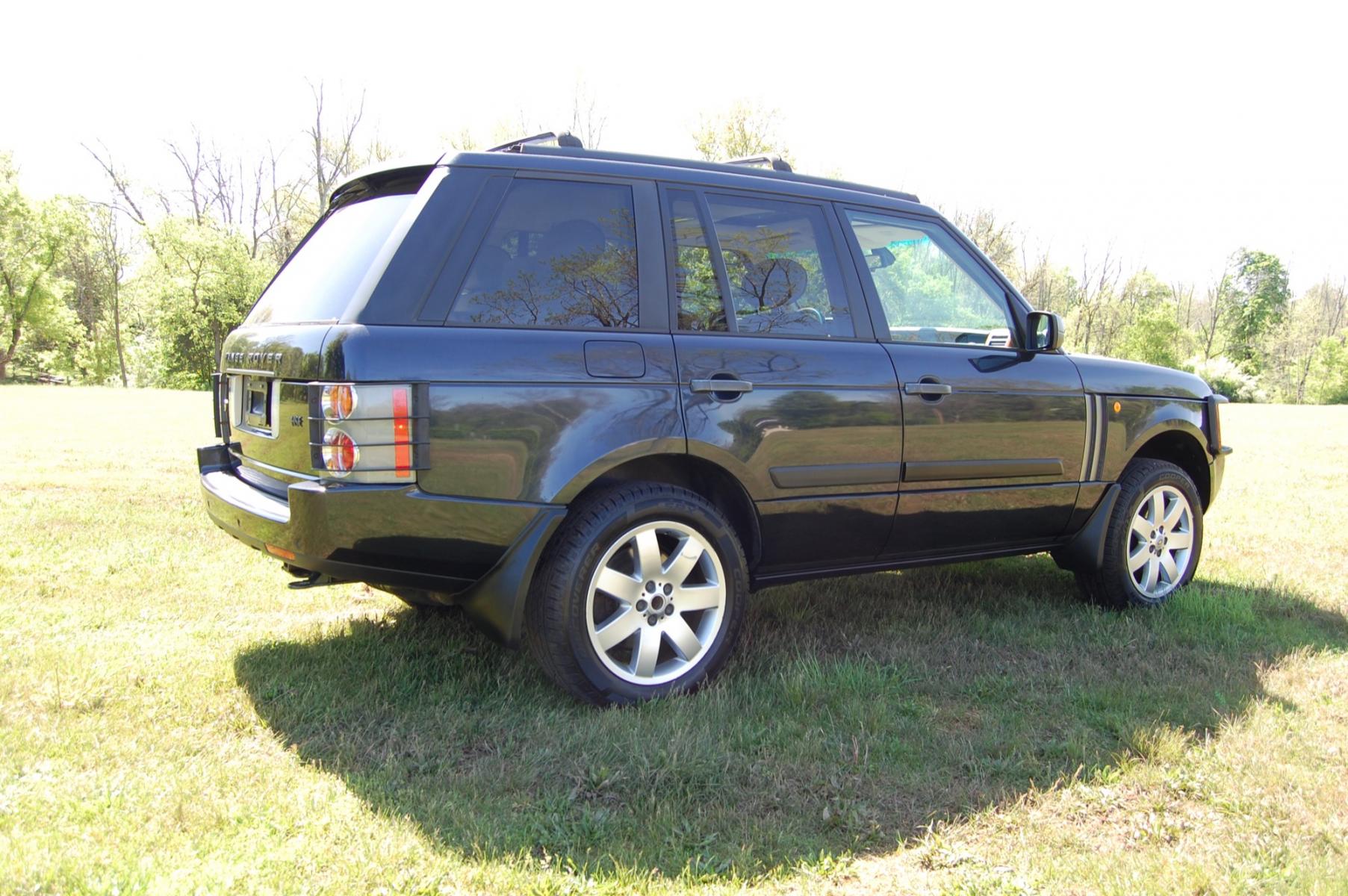 2005 Dark Blue /Tan Leather Land Rover Range Rover HSE (SALME11405A) with an 4.4L V8 DOHC 32V engine, 5-Speed Automatic Overdrive transmission, located at 6528 Lower York Road, New Hope, PA, 18938, (215) 862-9555, 40.358707, -74.977882 - Here for sale is a very nice 2005 Land Rover Range Rover HSE. Under the hood is a strong running 4.4 liter V8 which puts power to the intelligent AWD system via smooth shifting dual range automatic transmission. Features include; Tan leather interior, wood grain trim, keyless entry system, one mas - Photo #9
