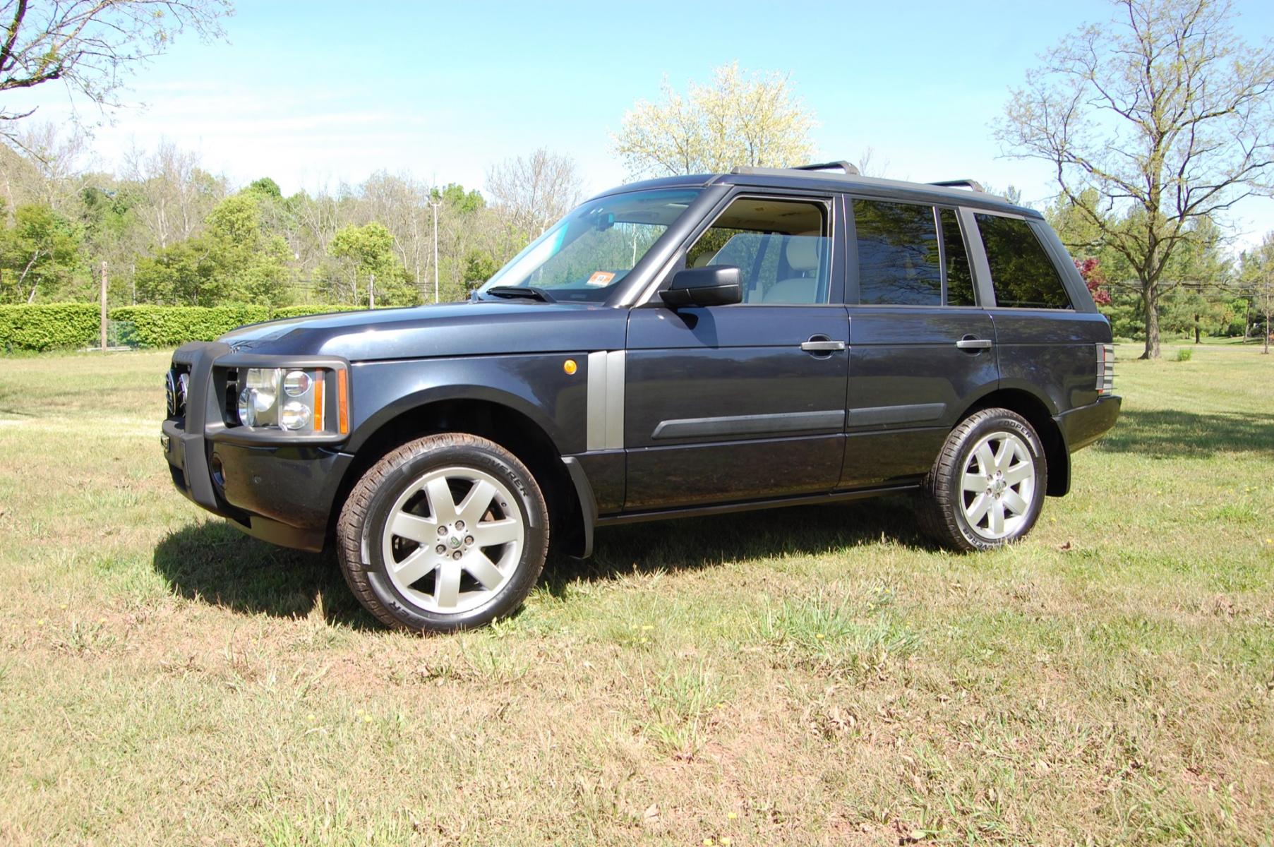 2005 Dark Blue /Tan Leather Land Rover Range Rover HSE (SALME11405A) with an 4.4L V8 DOHC 32V engine, 5-Speed Automatic Overdrive transmission, located at 6528 Lower York Road, New Hope, PA, 18938, (215) 862-9555, 40.358707, -74.977882 - Here for sale is a very nice 2005 Land Rover Range Rover HSE. Under the hood is a strong running 4.4 liter V8 which puts power to the intelligent AWD system via smooth shifting dual range automatic transmission. Features include; Tan leather interior, wood grain trim, keyless entry system, one mas - Photo #11