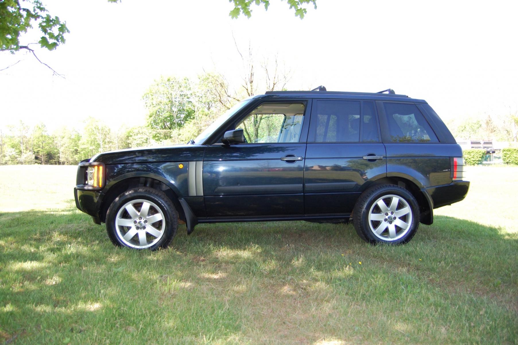 2005 Dark Blue /Tan Leather Land Rover Range Rover HSE (SALME11405A) with an 4.4L V8 DOHC 32V engine, 5-Speed Automatic Overdrive transmission, located at 6528 Lower York Road, New Hope, PA, 18938, (215) 862-9555, 40.358707, -74.977882 - Here for sale is a very nice 2005 Land Rover Range Rover HSE. Under the hood is a strong running 4.4 liter V8 which puts power to the intelligent AWD system via smooth shifting dual range automatic transmission. Features include; Tan leather interior, wood grain trim, keyless entry system, one mas - Photo #1