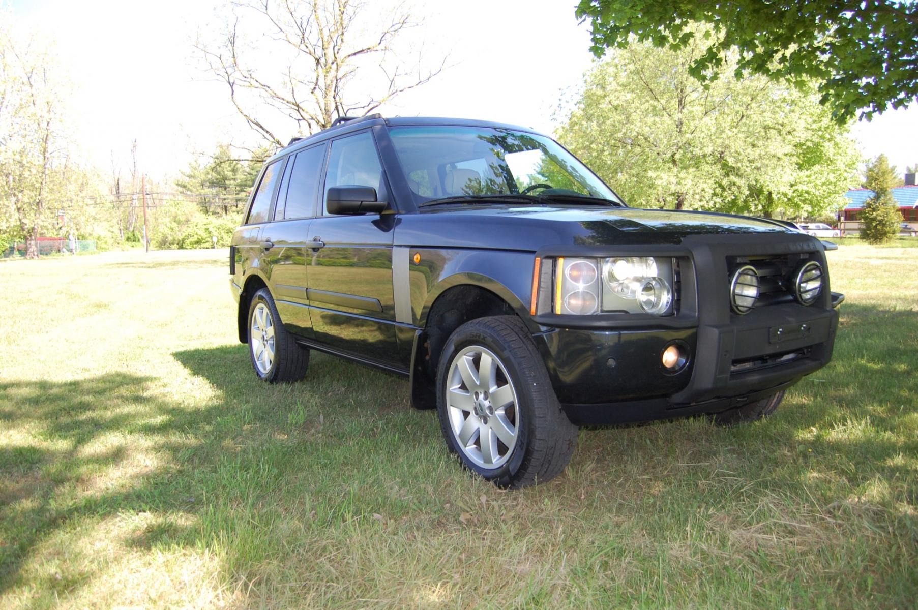 2005 Dark Blue /Tan Leather Land Rover Range Rover HSE (SALME11405A) with an 4.4L V8 DOHC 32V engine, 5-Speed Automatic Overdrive transmission, located at 6528 Lower York Road, New Hope, PA, 18938, (215) 862-9555, 40.358707, -74.977882 - Here for sale is a very nice 2005 Land Rover Range Rover HSE. Under the hood is a strong running 4.4 liter V8 which puts power to the intelligent AWD system via smooth shifting dual range automatic transmission. Features include; Tan leather interior, wood grain trim, keyless entry system, one mas - Photo #3