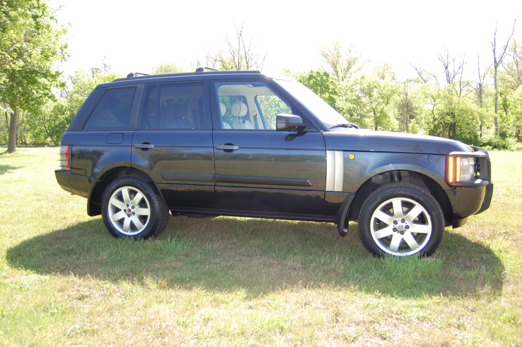 2005 Dark Blue /Tan Leather Land Rover Range Rover HSE (SALME11405A) with an 4.4L V8 DOHC 32V engine, 5-Speed Automatic Overdrive transmission, located at 6528 Lower York Road, New Hope, PA, 18938, (215) 862-9555, 40.358707, -74.977882 - Here for sale is a very nice 2005 Land Rover Range Rover HSE. Under the hood is a strong running 4.4 liter V8 which puts power to the intelligent AWD system via smooth shifting dual range automatic transmission. Features include; Tan leather interior, wood grain trim, keyless entry system, one mas - Photo #8