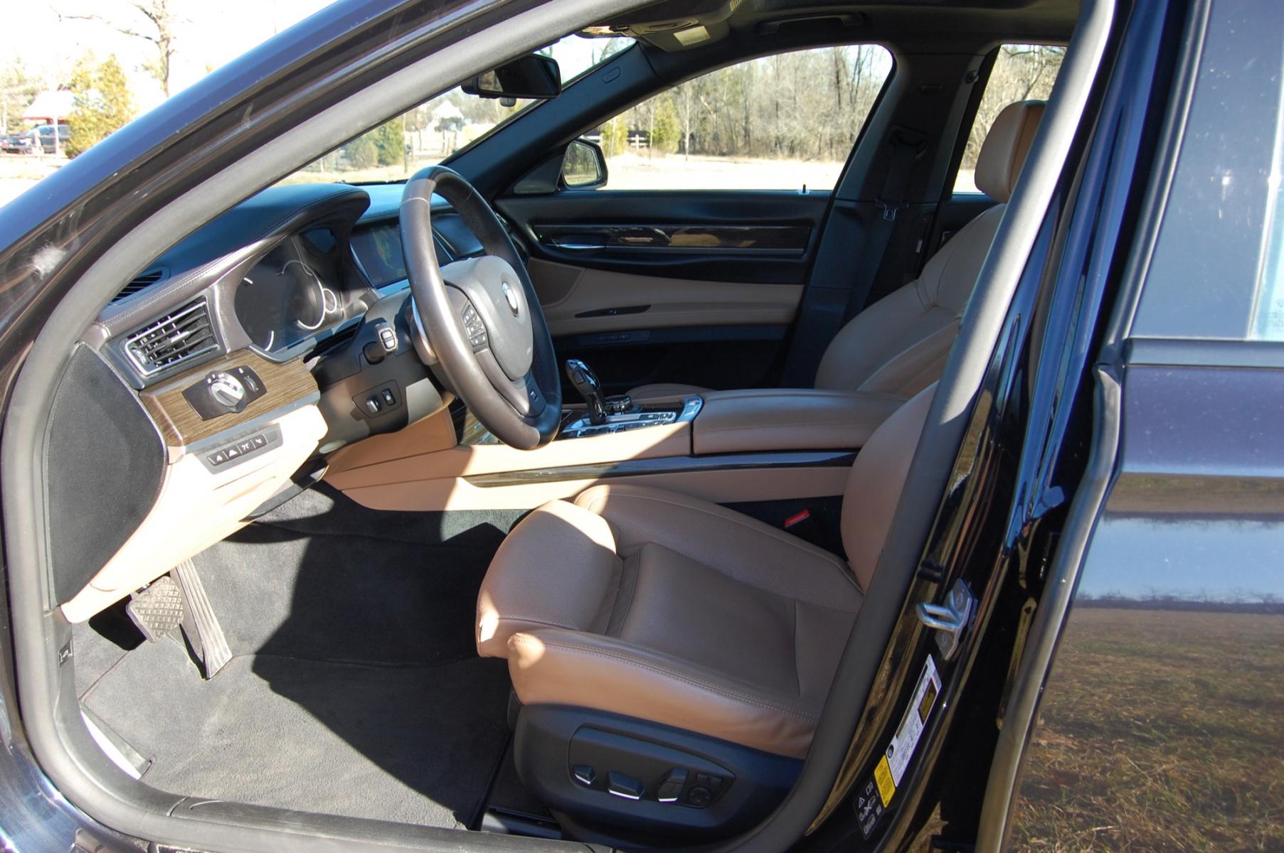 2015 Dark Blue /Tan Leather BMW 7-Series M-Sport Drive (WBAYB6C51FD) with an 4.4L V8 DOHC 32V TURBO engine, 8-Speed Automatic transmission, located at 6528 Lower York Road, New Hope, PA, 18938, (215) 862-9555, 40.358707, -74.977882 - Photo #10