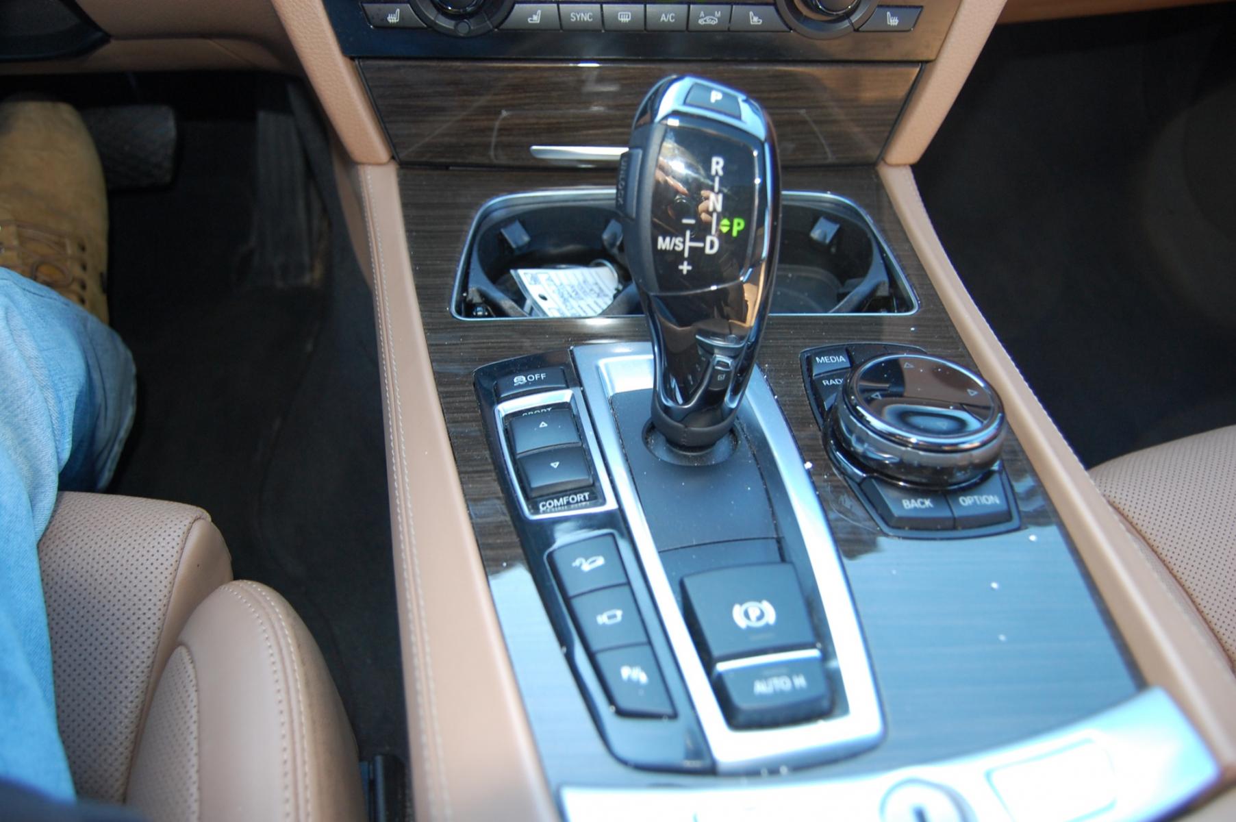 2015 Dark Blue /Tan Leather BMW 7-Series M-Sport Drive (WBAYB6C51FD) with an 4.4L V8 DOHC 32V TURBO engine, 8-Speed Automatic transmission, located at 6528 Lower York Road, New Hope, PA, 18938, (215) 862-9555, 40.358707, -74.977882 - Photo #14