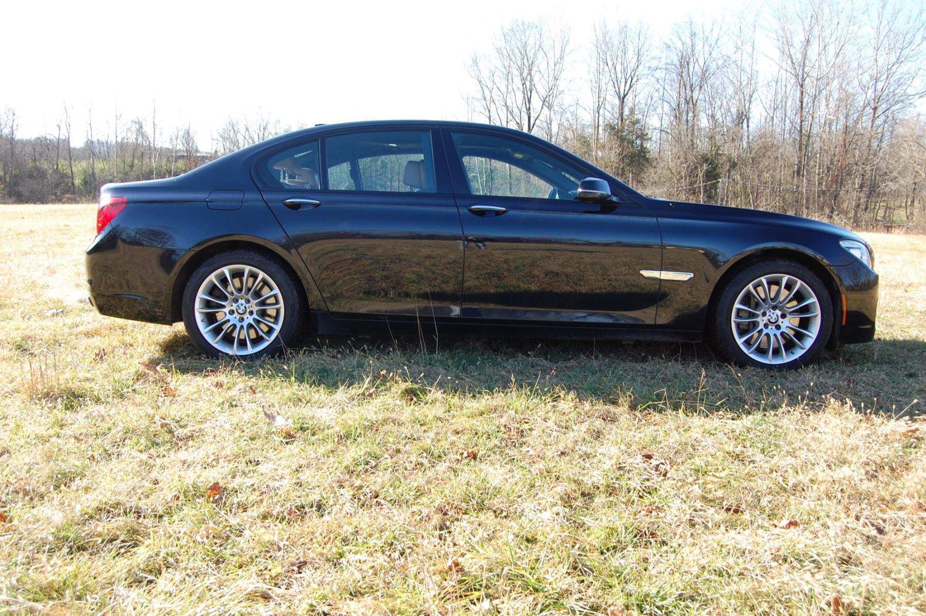 2015 Dark Blue /Tan Leather BMW 7-Series M-Sport Drive (WBAYB6C51FD) with an 4.4L V8 DOHC 32V TURBO engine, 8-Speed Automatic transmission, located at 6528 Lower York Road, New Hope, PA, 18938, (215) 862-9555, 40.358707, -74.977882 - Photo #6