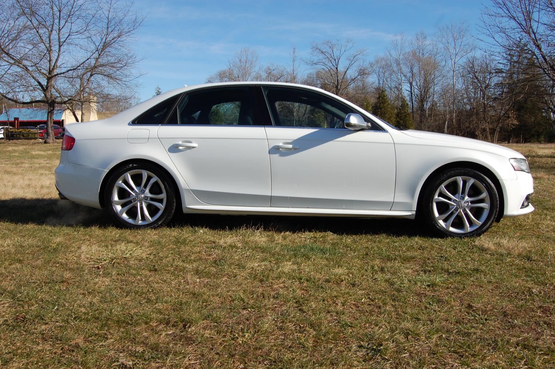 2010 White /Black Leather Audi S4 Sedan quattro (WAUBGAFL2AA) with an 3.0L V6 DOHC 24V engine, Automatic transmission, located at 6528 Lower York Road, New Hope, PA, 18938, (215) 862-9555, 40.358707, -74.977882 - Photo #3