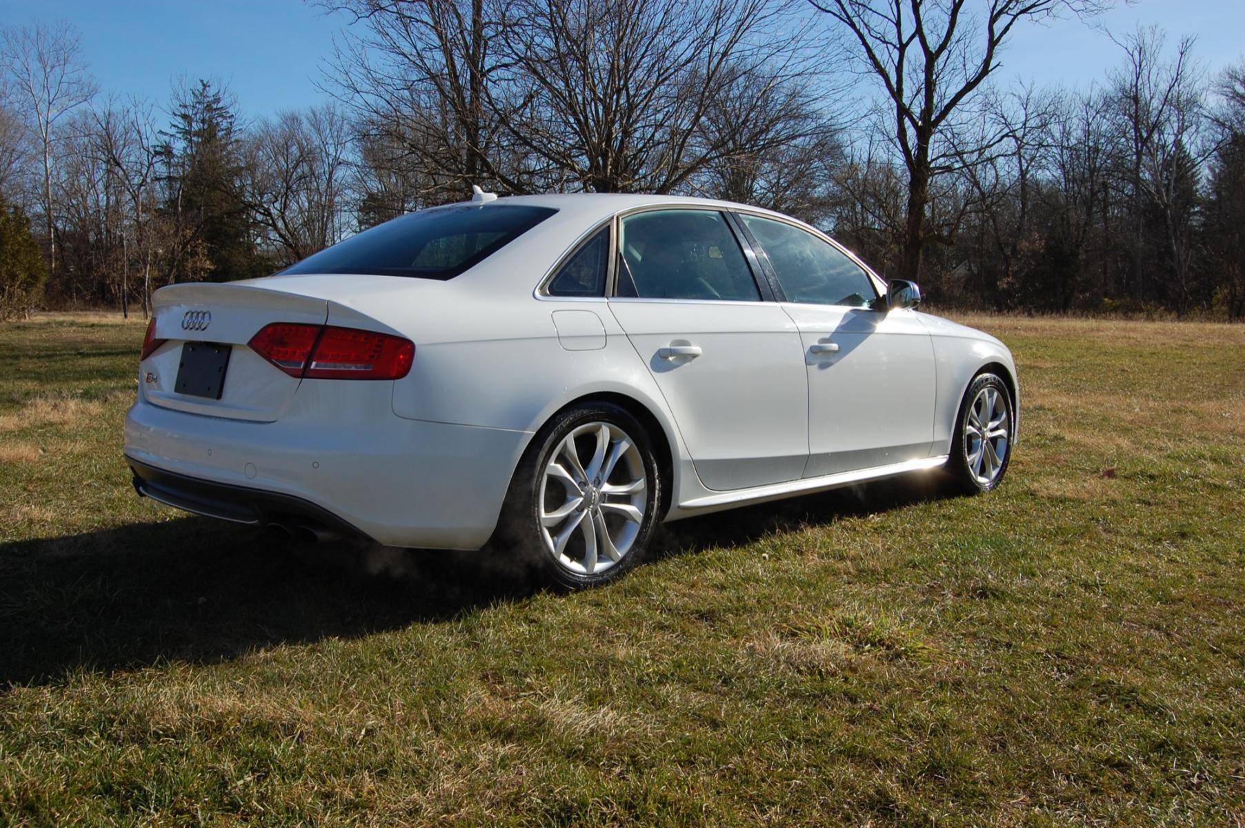 2010 White /Black Leather Audi S4 Sedan quattro (WAUBGAFL2AA) with an 3.0L V6 DOHC 24V engine, Automatic transmission, located at 6528 Lower York Road, New Hope, PA, 18938, (215) 862-9555, 40.358707, -74.977882 - Photo #4