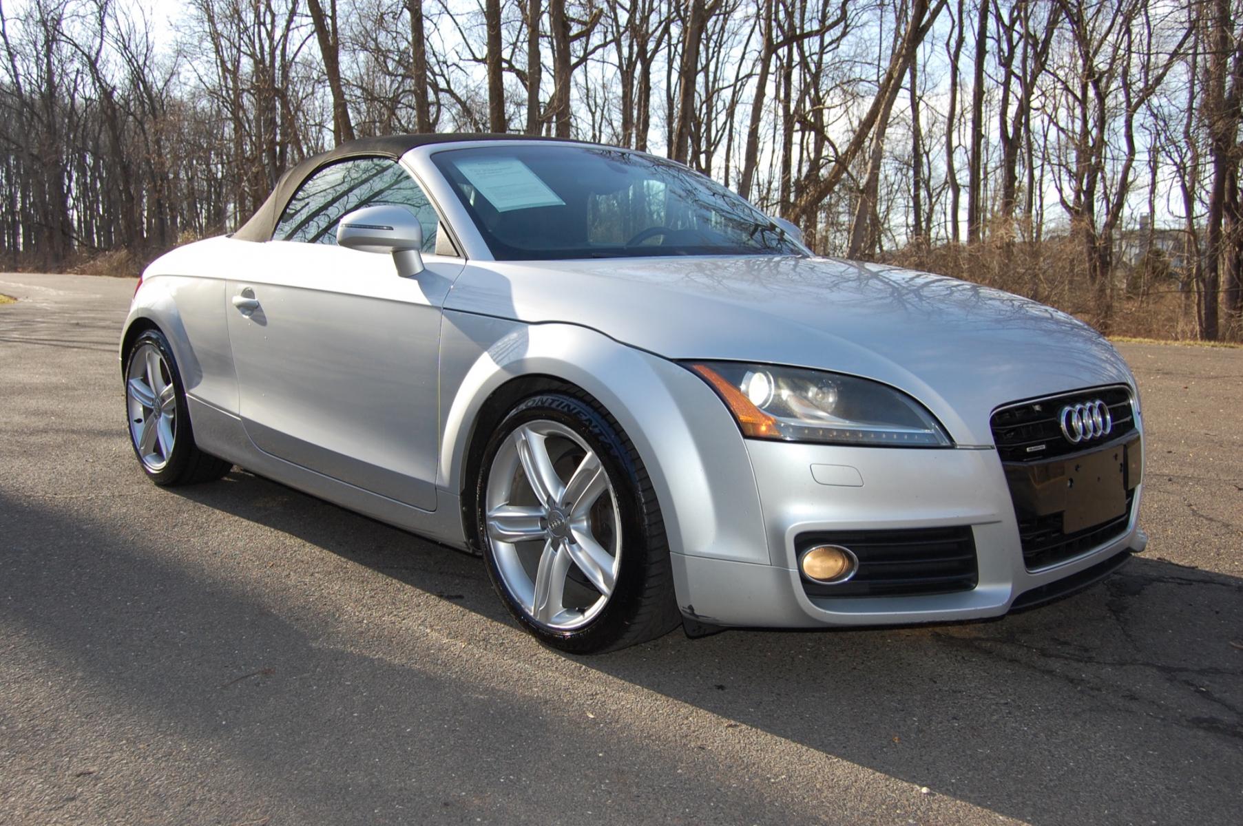 2012 Silver /Black Leather Audi TT Prestige 2.0T Quattro Roadster (TRU4FAFK1C1) with an 2.0L Turbo L4 DOHC 16V engine, 6-Speed Automatic transmission, located at 6528 Lower York Road, New Hope, PA, 18938, (215) 862-9555, 40.358707, -74.977882 - Here for sale is a 2012 AUDI TT Prestige Quattro Roadster. Under the hood is a strong running 2.0 liter turbocharged 4 cylinder which puts power to the Quattro AWD system via a smooth shifting automatic transmission. Features include; Black leather interior, keyless entry system, one master key, c - Photo #5