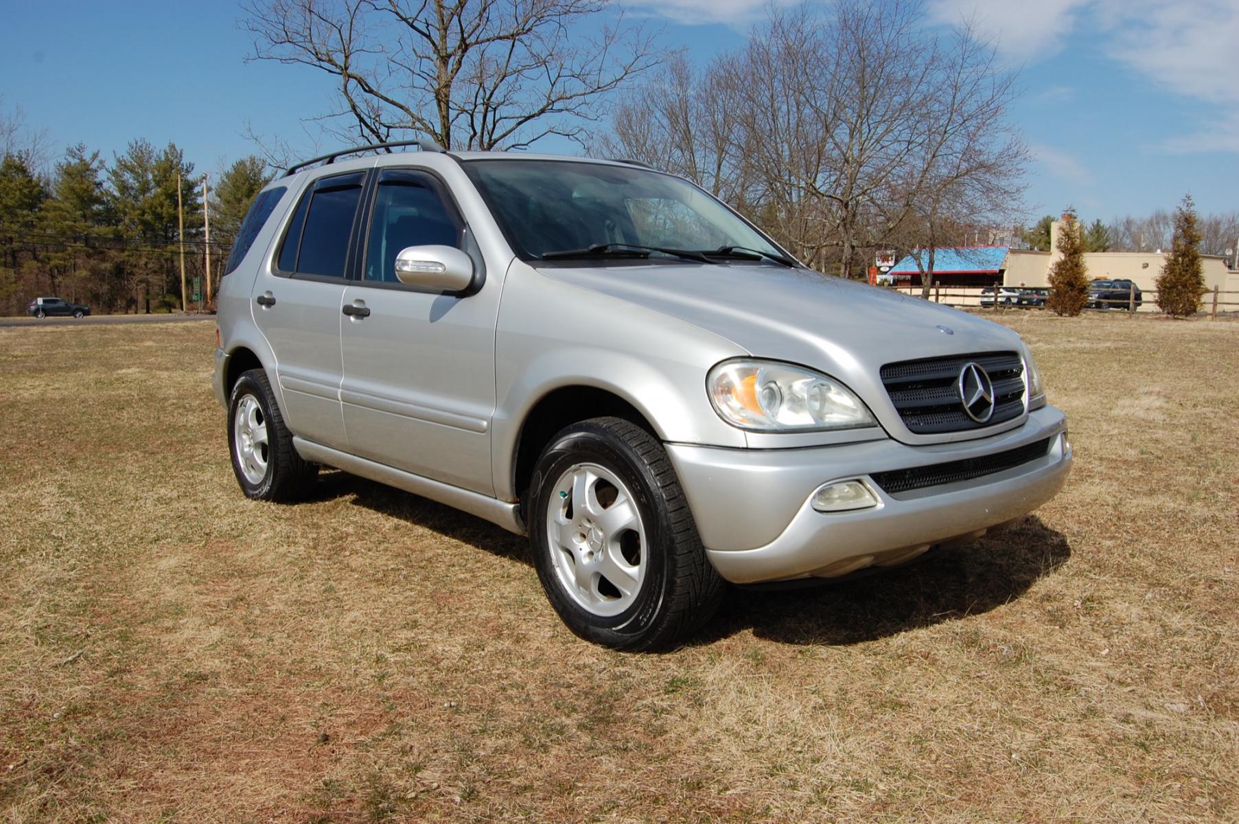 2005 Silver /Black leather Mercedes-Benz M-Class ML350 (4JGAB57E35A) with an 3.7L V6 SOHC 18V engine, 5-Speed Automatic Overdrive transmission, located at 6528 Lower York Road, New Hope, PA, 18938, (215) 862-9555, 40.358707, -74.977882 - Here for sale is a 2005 Mercedes-Benz ML350. Under the hood is a strong running 3.7 liter V6 which puts power to the AWD system via a smooth shifting automatic transmission. Features include; Black leather interior in great shape, wood grain trim, one key, cruise control, tilt steering wheel, pow - Photo #3
