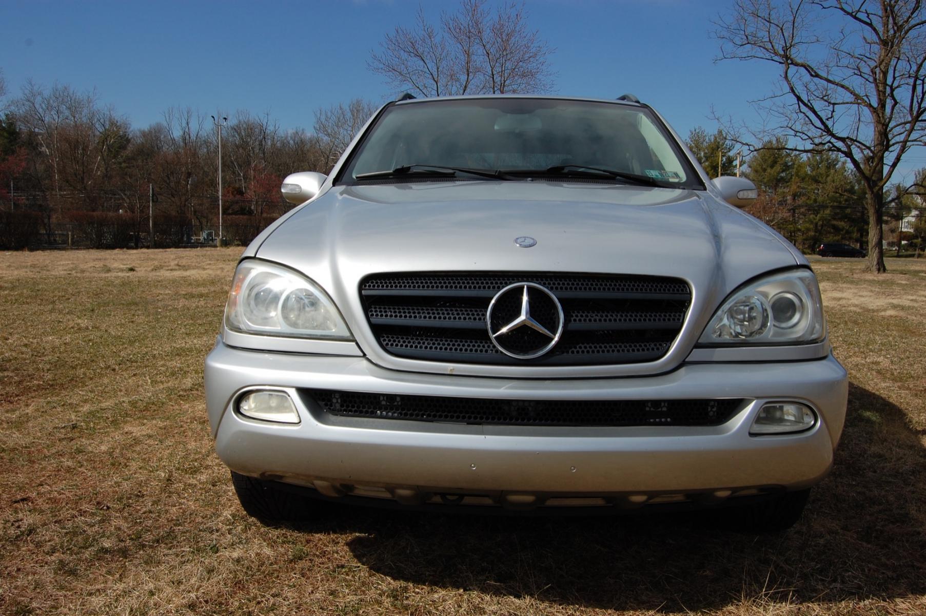 2005 Silver /Black leather Mercedes-Benz M-Class ML350 (4JGAB57E35A) with an 3.7L V6 SOHC 18V engine, 5-Speed Automatic Overdrive transmission, located at 6528 Lower York Road, New Hope, PA, 18938, (215) 862-9555, 40.358707, -74.977882 - Here for sale is a 2005 Mercedes-Benz ML350. Under the hood is a strong running 3.7 liter V6 which puts power to the AWD system via a smooth shifting automatic transmission. Features include; Black leather interior in great shape, wood grain trim, one key, cruise control, tilt steering wheel, pow - Photo #6