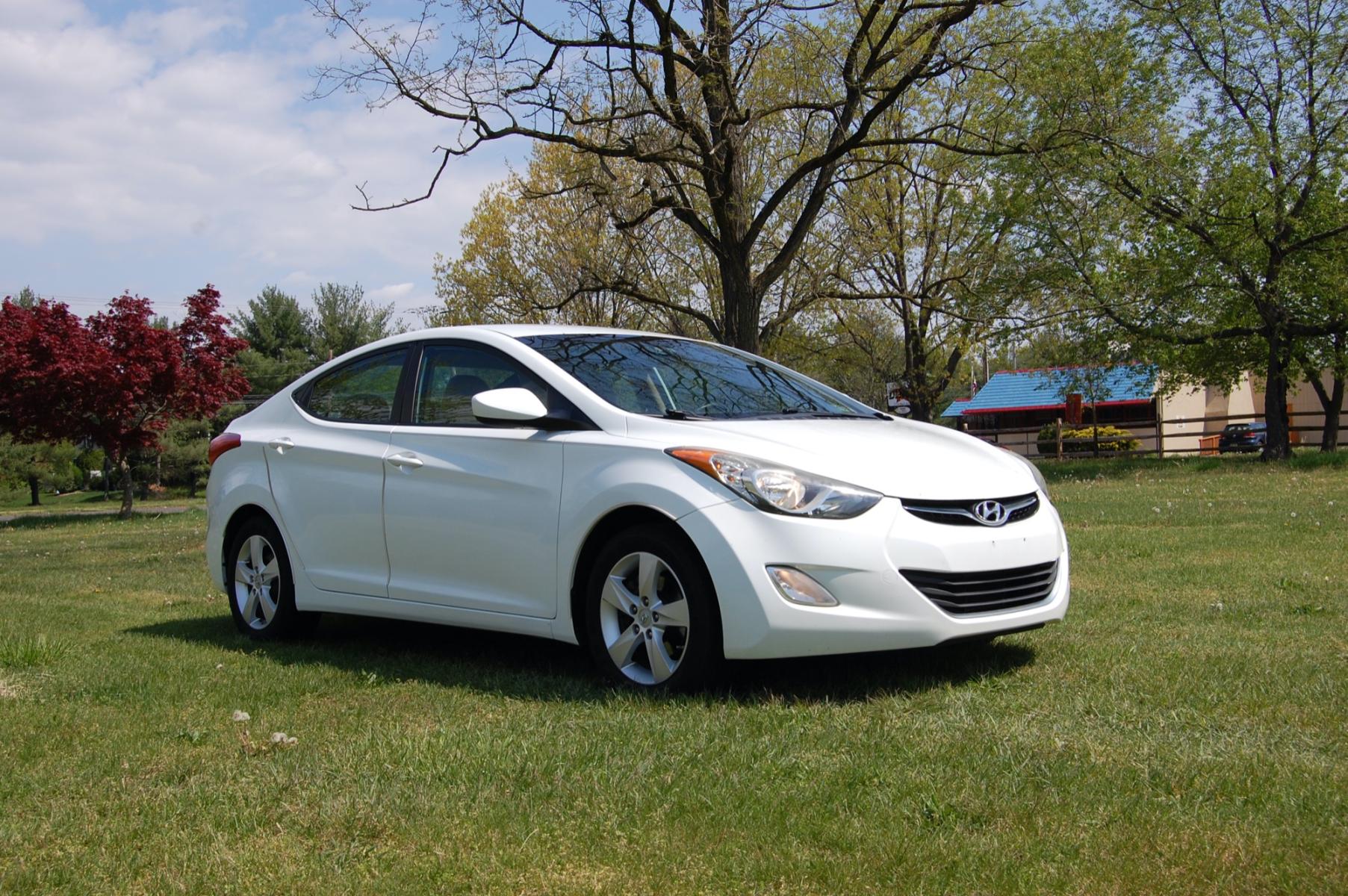 2012 White /Tan Hyundai Elantra GLS (5NPDH4AE5CH) with an 1.8L L4 DOHC 16V engine, 6-Speed Automatic transmission, located at 6528 Lower York Road, New Hope, PA, 18938, (215) 862-9555, 40.358707, -74.977882 - This Hyundai has a 1.8L 4 cylinder engine putting power to the front wheels via an automatic transmission. The interior offers tan cloth, tilt steering wheel, cruise control, eco mode, AM/FM/BLUETOOTH/AUX radio, drivers/passenger front airbags and side curtain airbags for safety, heat/ac and power w - Photo #6