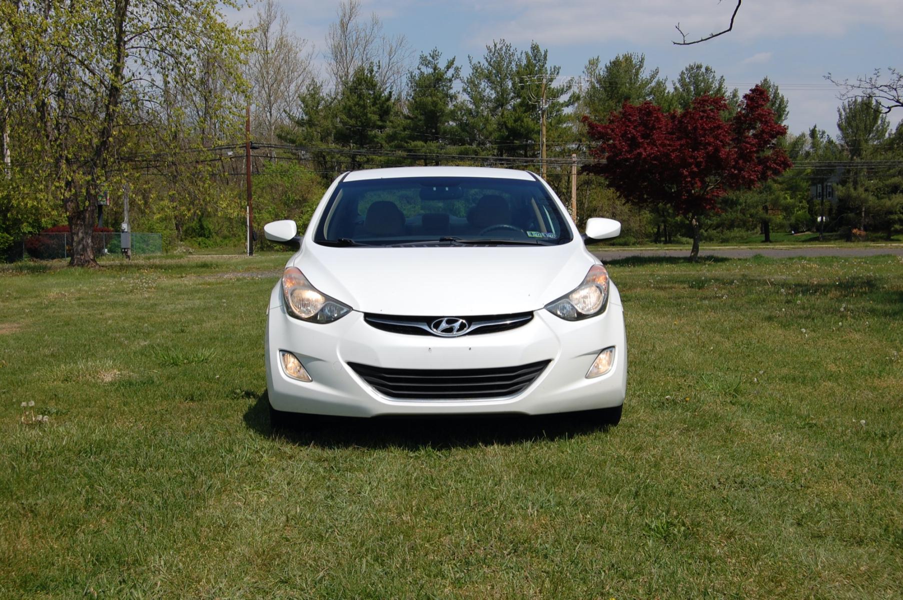 2012 White /Tan Hyundai Elantra GLS (5NPDH4AE5CH) with an 1.8L L4 DOHC 16V engine, 6-Speed Automatic transmission, located at 6528 Lower York Road, New Hope, PA, 18938, (215) 862-9555, 40.358707, -74.977882 - This Hyundai has a 1.8L 4 cylinder engine putting power to the front wheels via an automatic transmission. The interior offers tan cloth, tilt steering wheel, cruise control, eco mode, AM/FM/BLUETOOTH/AUX radio, drivers/passenger front airbags and side curtain airbags for safety, heat/ac and power w - Photo #7