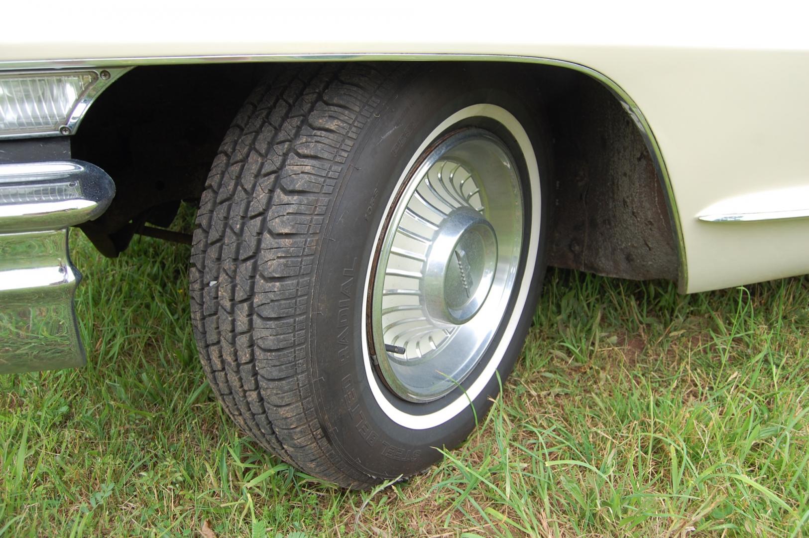 1962 light sandalwood /Beige Cadillac Sedan Deville (62L049281) with an V8 engine, Automatic transmission, located at 6528 Lower York Road, New Hope, PA, 18938, (215) 862-9555, 40.358707, -74.977882 - Here we have an all original Cadillac Sedan Deville also known as series 62. This vehicle has been locally owned for many years. Under the hood there is a strong running 6.4L 390 cubic inch V8 putting power to the rear wheels via a smooth shifting automatic transmission. The interior is in very nice - Photo#21