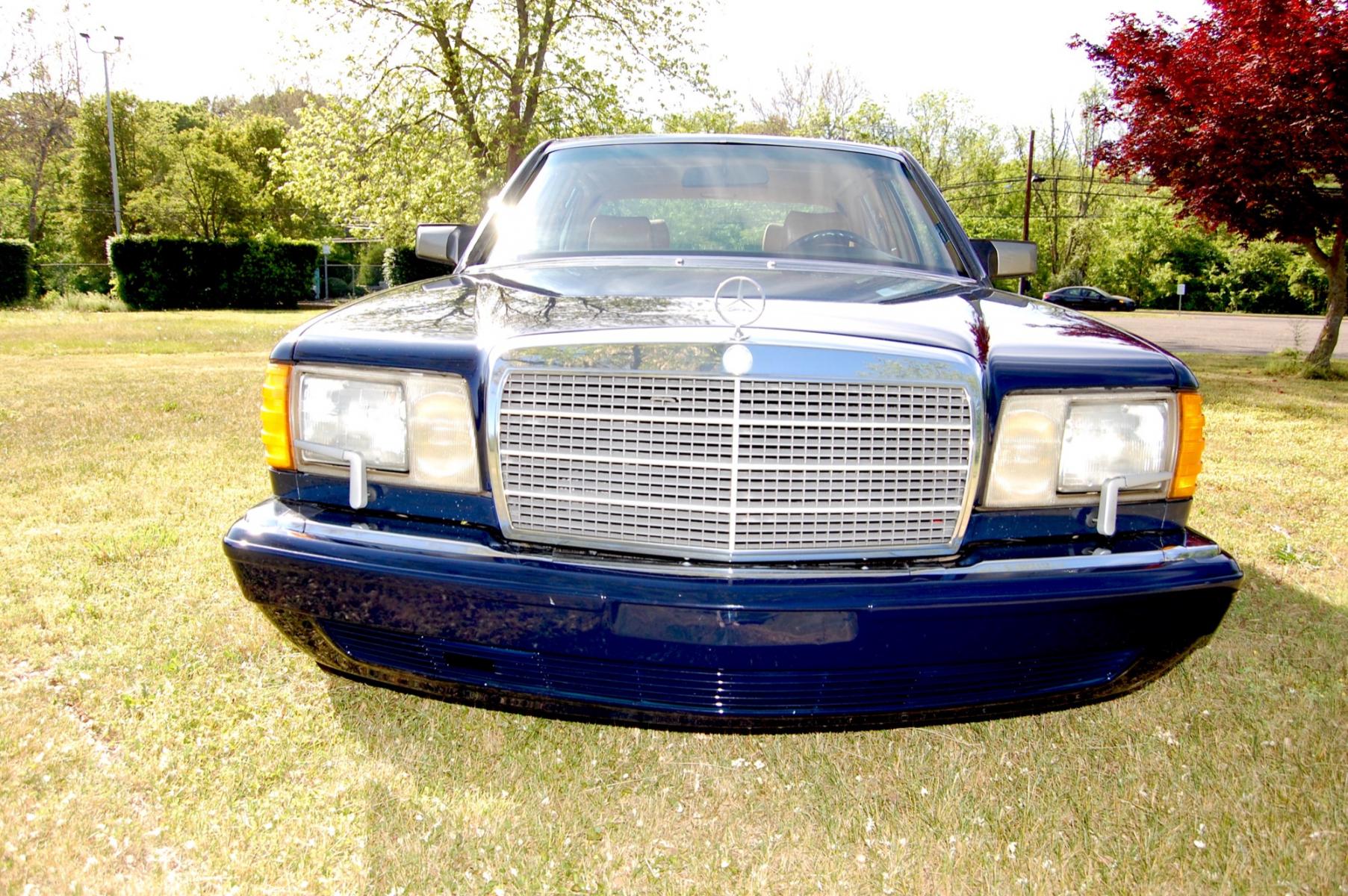 1989 Blue /Tan leather Mercedes-Benz 300 SEL (WDBCA25DXKA) with an 3.0L L6 SOHC 12V engine, 4-Speed Automatic transmission, located at 6528 Lower York Road, New Hope, PA, 18938, (215) 862-9555, 40.358707, -74.977882 - Here for sale is a very nice 1989 Mercedes-Benz 300SEL. Under the hood is a strong running 3.0 liter inline 6 cylinder which puts power to the rear wheels via good shifting automatic transmission. Features include; Tan leather interior, wood grain trim, power windows, power moonroof, power seats, - Photo #6