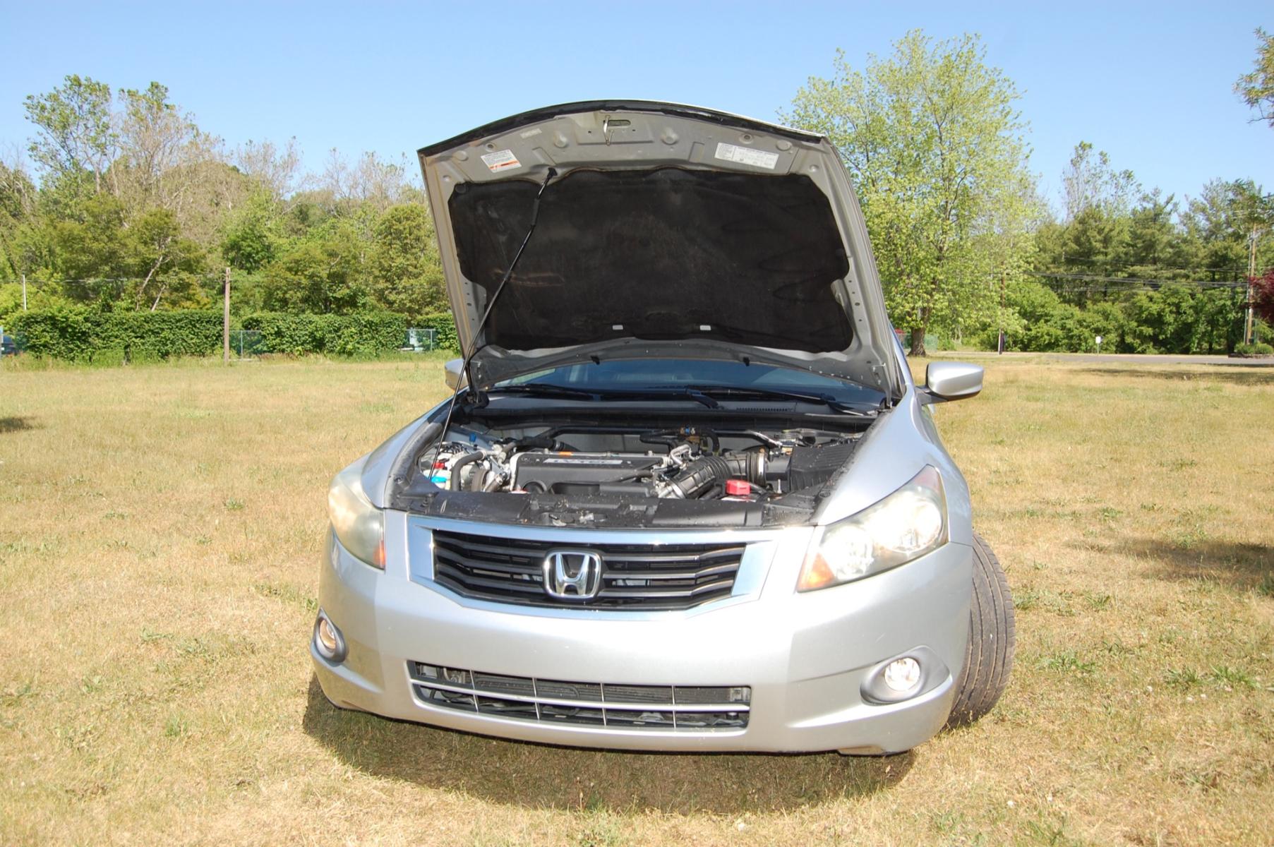 2008 Silver /Black Leather Honda Accord EX-L Sedan AT (1HGCP26868A) with an 2.4L L4 DOHC 16V engine, 5-Speed Automatic Overdrive transmission, located at 6528 Lower York Road, New Hope, PA, 18938, (215) 862-9555, 40.358707, -74.977882 - Here we have a Honda Accord with a 2.4L 4 cylinder engine putting power to the front wheels via an automatic transmission. The interior offers black leather, power drivers seat, heated front seat, AM/FM/XM/CD/AUX radio with navigation, dual climate, cruise control, tilt steering wheel, power sunroof - Photo #23