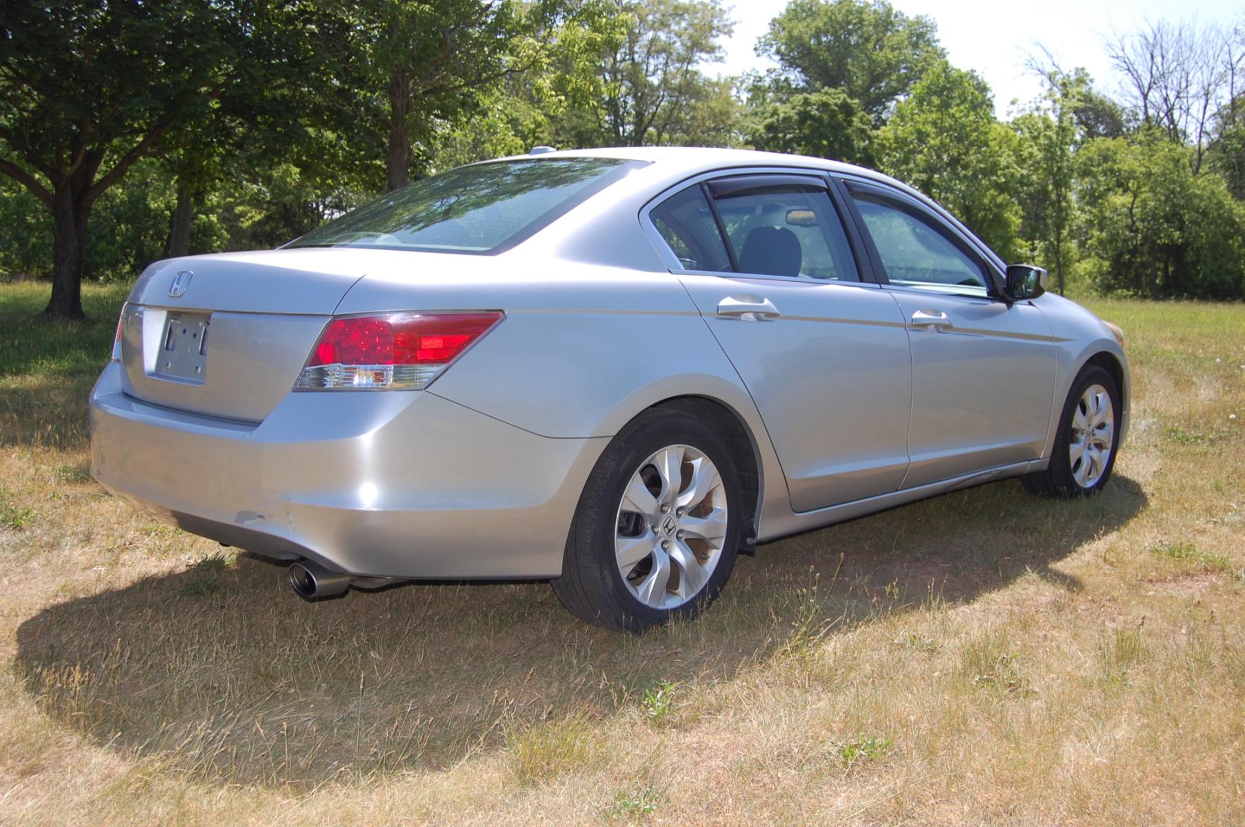 2008 Silver /Black Leather Honda Accord EX-L Sedan AT (1HGCP26868A) with an 2.4L L4 DOHC 16V engine, 5-Speed Automatic Overdrive transmission, located at 6528 Lower York Road, New Hope, PA, 18938, (215) 862-9555, 40.358707, -74.977882 - Here we have a Honda Accord with a 2.4L 4 cylinder engine putting power to the front wheels via an automatic transmission. The interior offers black leather, power drivers seat, heated front seat, AM/FM/XM/CD/AUX radio with navigation, dual climate, cruise control, tilt steering wheel, power sunroof - Photo #5