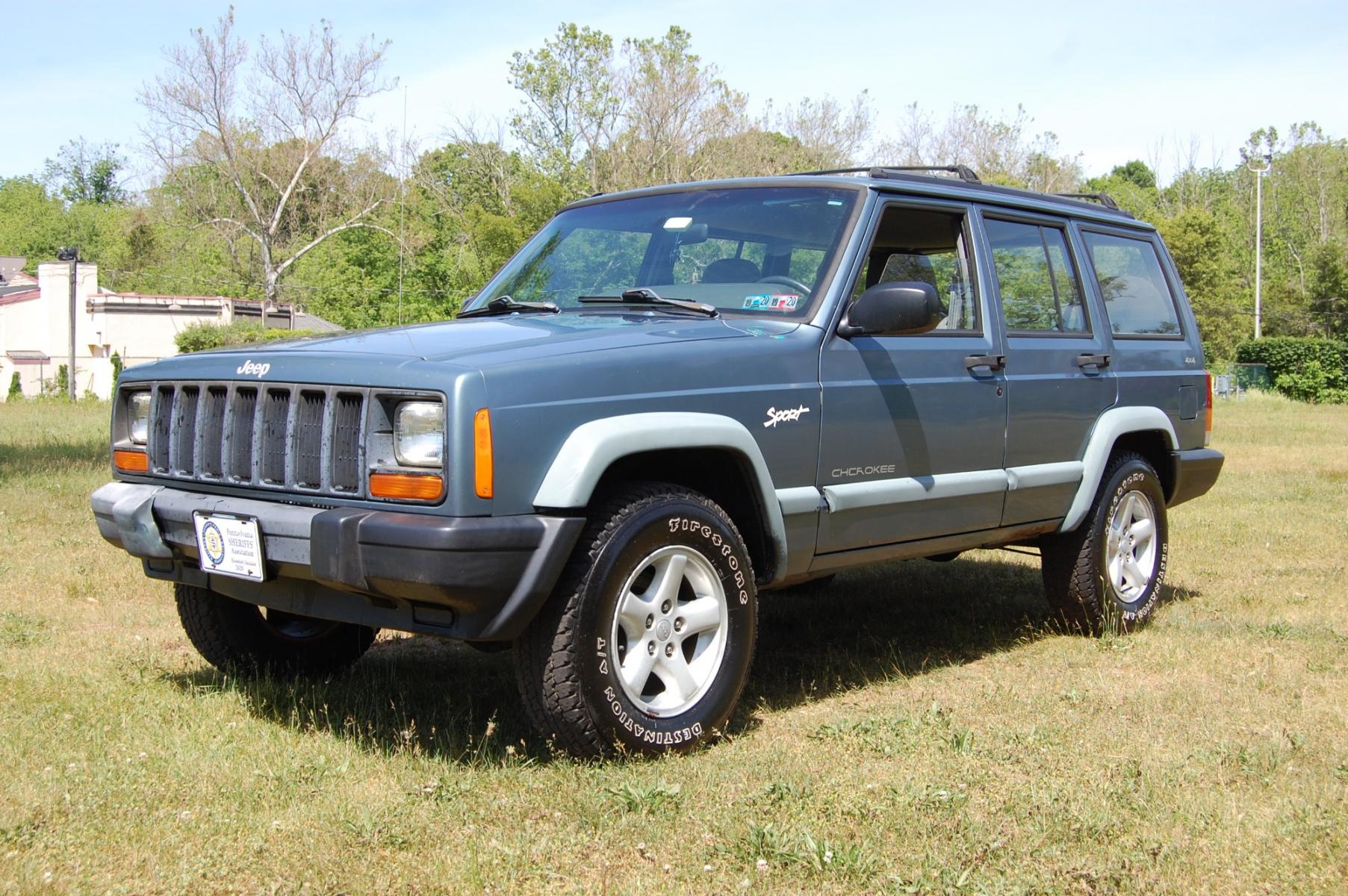 1998 Blue /Grey Jeep Cherokee Sport 4-Door 4WD (1J4FJ68S2WL) with an 4.0L L6 OHV 12V engine, Automatic transmission, located at 6528 Lower York Road, New Hope, PA, 18938, (215) 862-9555, 40.358707, -74.977882 - Here for sale is a 1998 Jeep Cherokee, has a 4.0 Liter straight six cylinder engine putting power to all 4 wheels via automatic transmission. The interior offers gray cloth, heat/AC, rear defrost, AM/FM/tape/CD sound system. Tilt wheel, power windows, locks and mirrors. Dual front air bags. Exteri - Photo #0