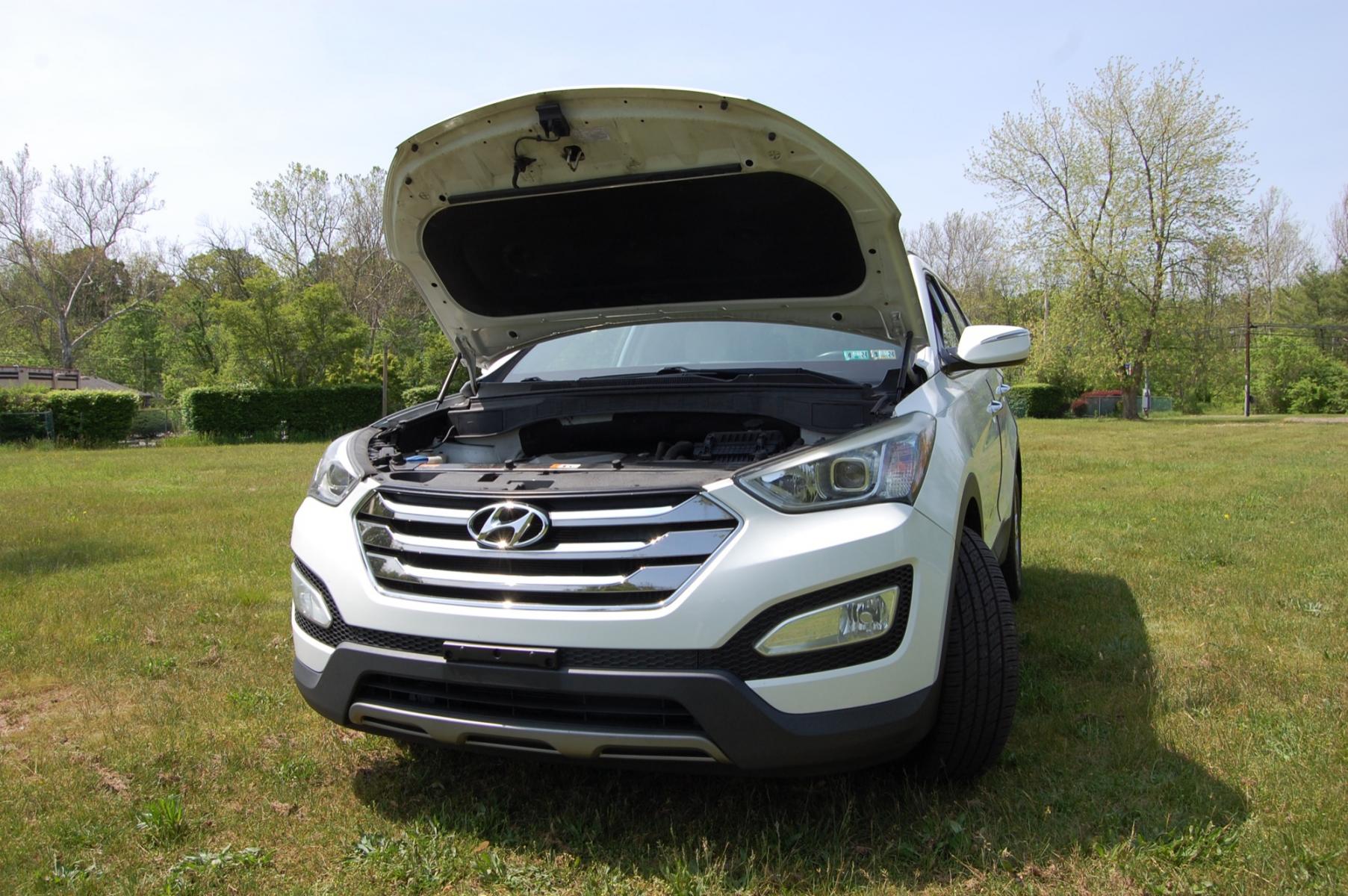 2014 White /Tan Leather Hyundai Santa Fe Sport 2.0T AWD (5XYZUDLA8EG) with an 2.0L L4 DOHC 16V TURBO engine, 6-Speed Automatic transmission, located at 6528 Lower York Road, New Hope, PA, 18938, (215) 862-9555, 40.358707, -74.977882 - Photo #21