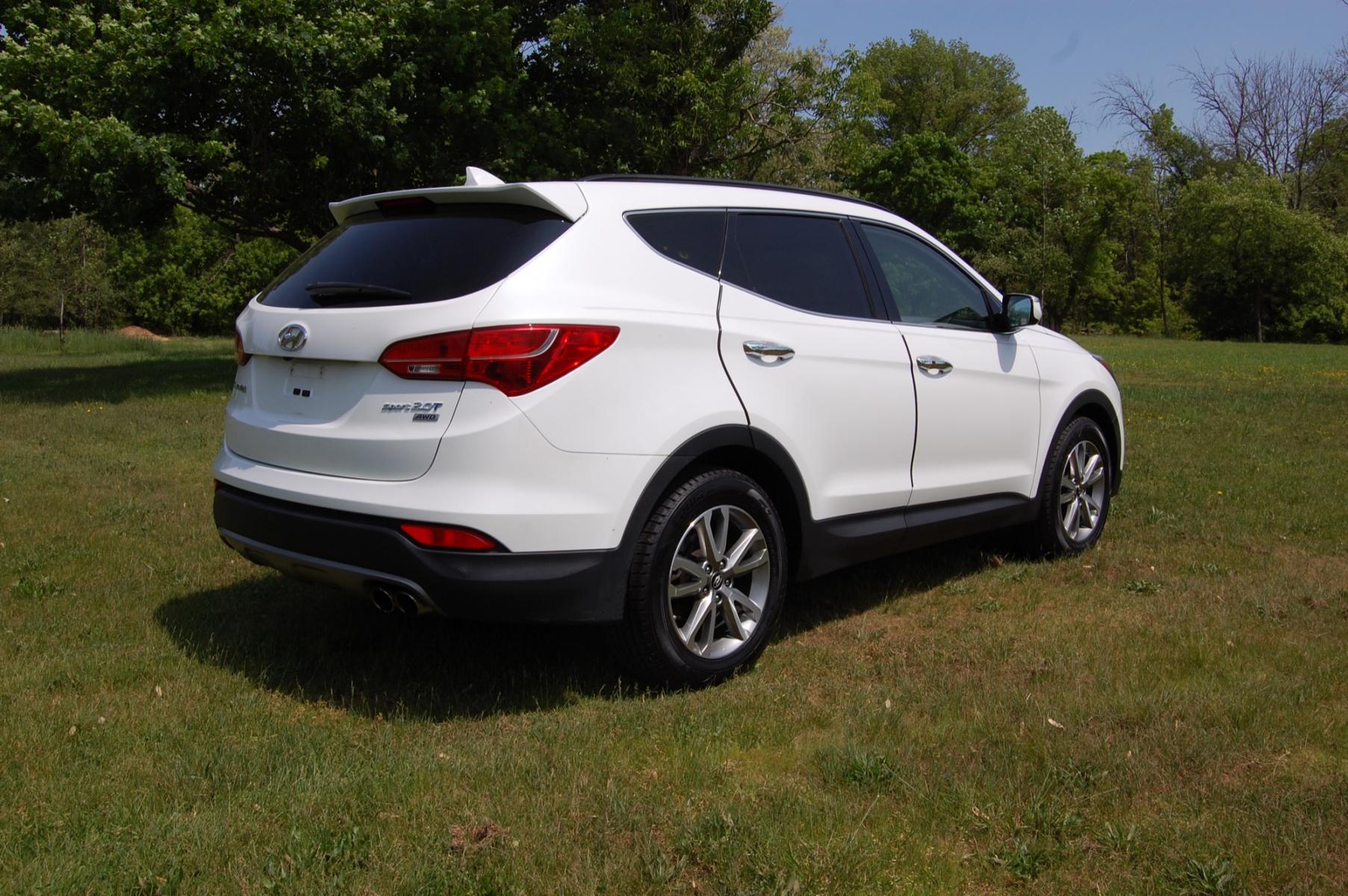 2014 White /Tan Leather Hyundai Santa Fe Sport 2.0T AWD (5XYZUDLA8EG) with an 2.0L L4 DOHC 16V TURBO engine, 6-Speed Automatic transmission, located at 6528 Lower York Road, New Hope, PA, 18938, (215) 862-9555, 40.358707, -74.977882 - Photo #4