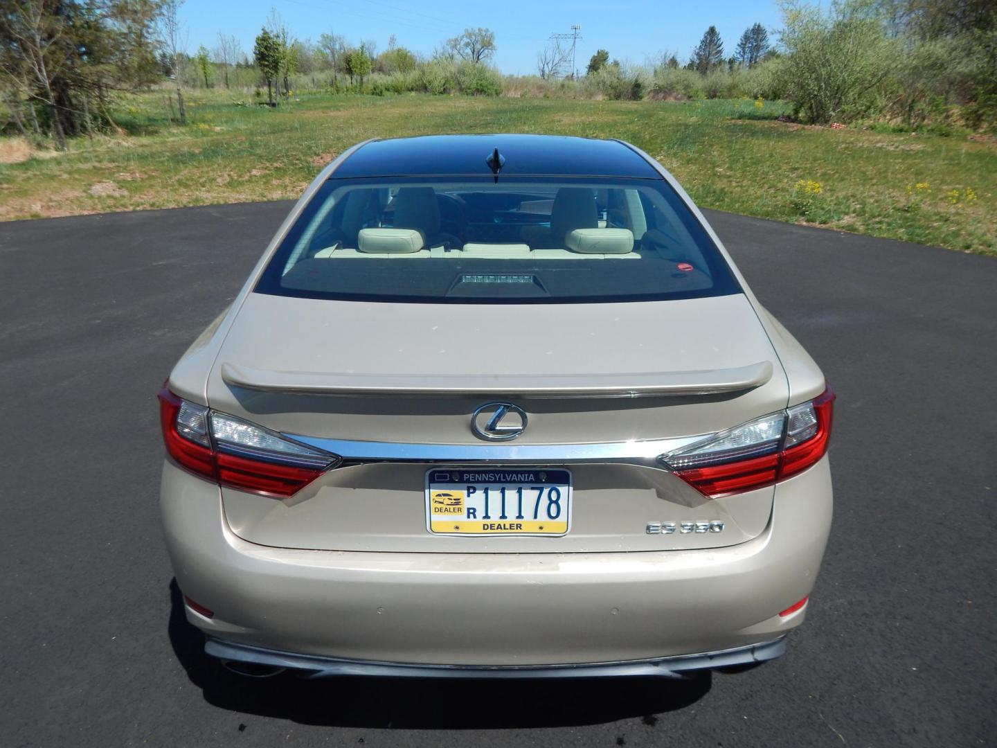 2016 Gold /Tan Lexus ES 350 Sedan (58ABK1GG0GU) with an 3.5L V6 DOHC 24V engine, 6A transmission, located at 6528 Lower York Road, New Hope, PA, 18938, (215) 862-9555, 40.358707, -74.977882 - Here we have a beautiful Lexus ES350 with 36k original miles! This Lexus has a 3.5L V6 putting power to the ground via a FWD automatic transmission. Options include: tan/brown leather with wood trim, heated and cooled front seats, heated steering wheel, AM/FM/CD/SAT/BLUETOOTH radio, navigation, back - Photo#4