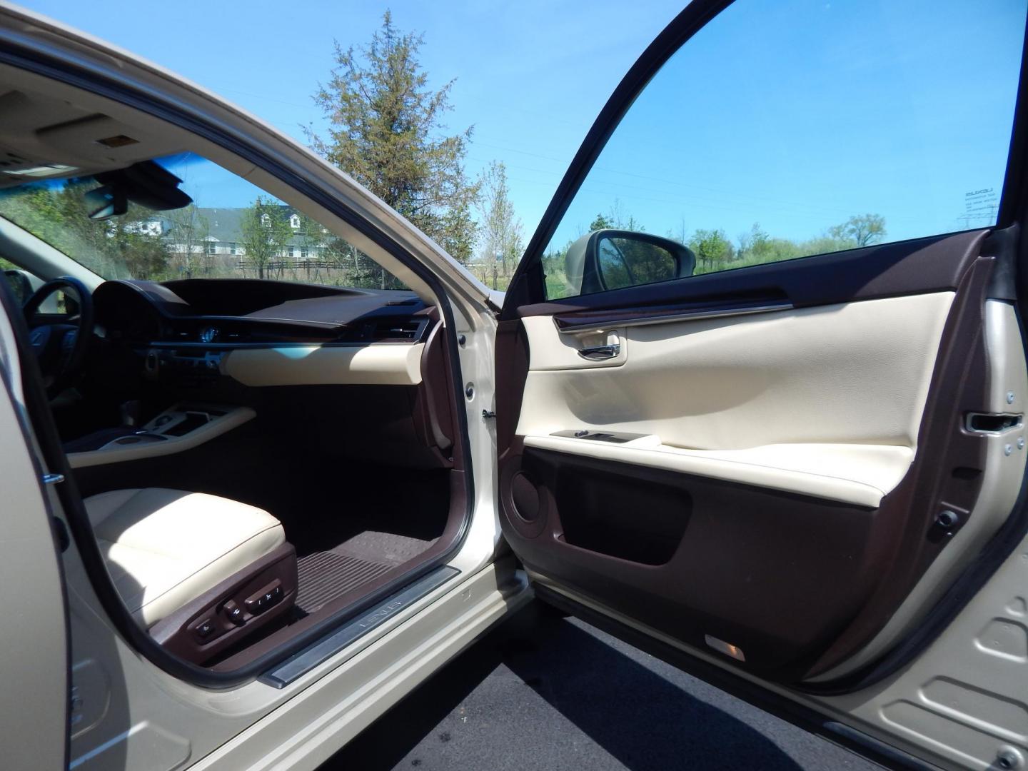 2016 Gold /Tan Lexus ES 350 Sedan (58ABK1GG0GU) with an 3.5L V6 DOHC 24V engine, 6A transmission, located at 6528 Lower York Road, New Hope, PA, 18938, (215) 862-9555, 40.358707, -74.977882 - Here we have a beautiful Lexus ES350 with 36k original miles! This Lexus has a 3.5L V6 putting power to the ground via a FWD automatic transmission. Options include: tan/brown leather with wood trim, heated and cooled front seats, heated steering wheel, AM/FM/CD/SAT/BLUETOOTH radio, navigation, back - Photo#18