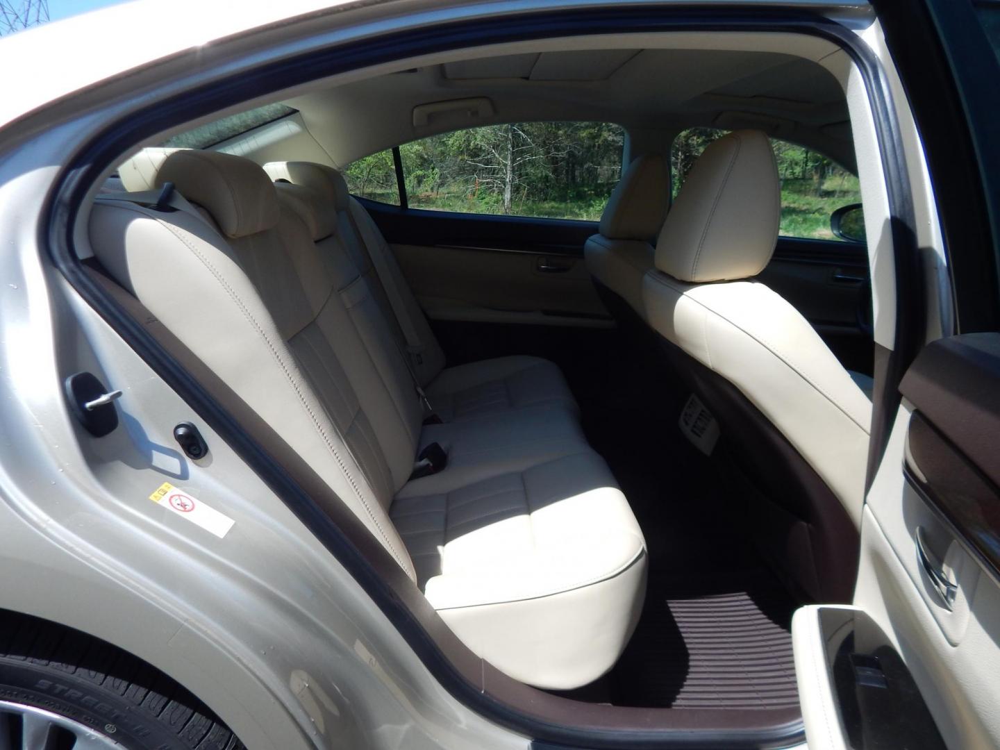 2016 Gold /Tan Lexus ES 350 Sedan (58ABK1GG0GU) with an 3.5L V6 DOHC 24V engine, 6A transmission, located at 6528 Lower York Road, New Hope, PA, 18938, (215) 862-9555, 40.358707, -74.977882 - Here we have a beautiful Lexus ES350 with 36k original miles! This Lexus has a 3.5L V6 putting power to the ground via a FWD automatic transmission. Options include: tan/brown leather with wood trim, heated and cooled front seats, heated steering wheel, AM/FM/CD/SAT/BLUETOOTH radio, navigation, back - Photo#17
