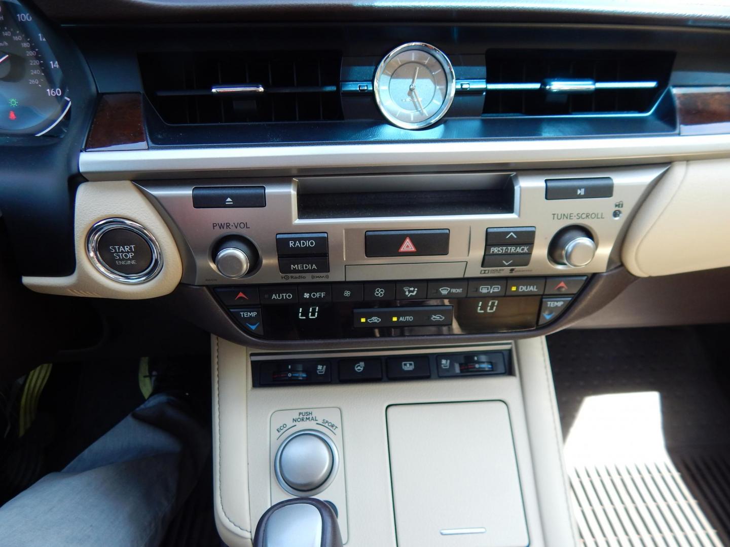 2016 Gold /Tan Lexus ES 350 Sedan (58ABK1GG0GU) with an 3.5L V6 DOHC 24V engine, 6A transmission, located at 6528 Lower York Road, New Hope, PA, 18938, (215) 862-9555, 40.358707, -74.977882 - Here we have a beautiful Lexus ES350 with 36k original miles! This Lexus has a 3.5L V6 putting power to the ground via a FWD automatic transmission. Options include: tan/brown leather with wood trim, heated and cooled front seats, heated steering wheel, AM/FM/CD/SAT/BLUETOOTH radio, navigation, back - Photo#23