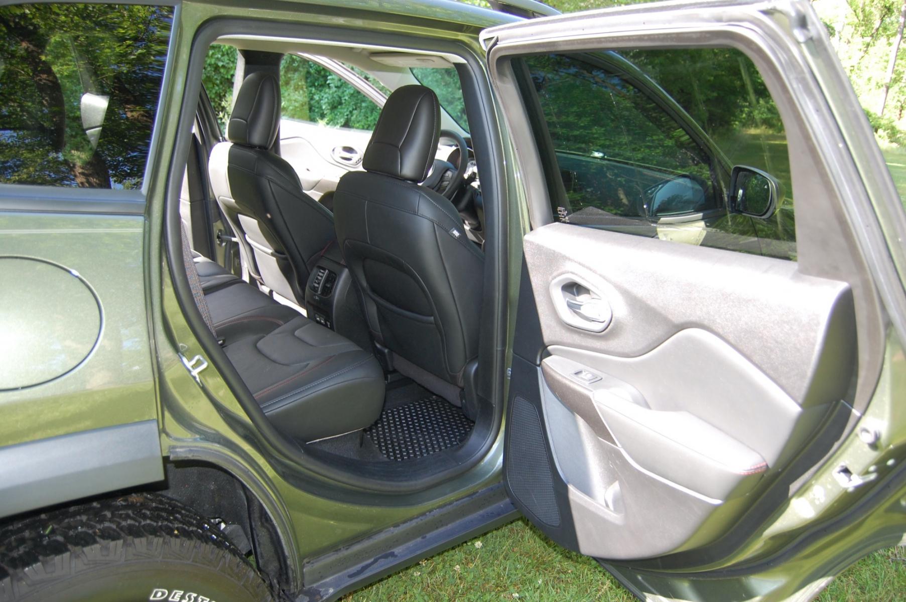 2021 Green /Black leather Jeep Cherokee Trailhawk 4WD (1C4PJMBX0MD) with an 3.2L V6 DOHC 24V engine, 9 speed automatic transmission, located at 6528 Lower York Road, New Hope, PA, 18938, (215) 862-9555, 40.358707, -74.977882 - Here for sale is a like new 2021 Jeep Cherokee Trailhawk edition. Under the hood is strong running and fuel efficient 3.2 liter V6 which puts power to the intelligent 4 wheel drive system via a smooth shifting automatic transmission. Features include; Black leather with red stitching, Keyless ent - Photo #13