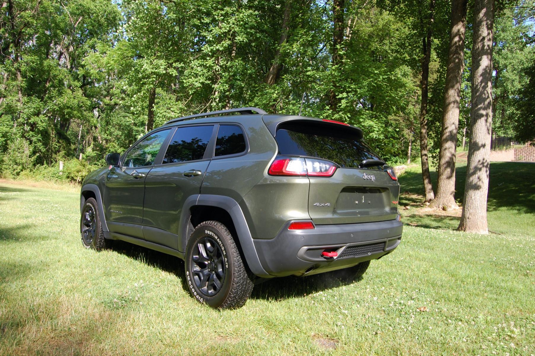 2021 Green /Black leather Jeep Cherokee Trailhawk 4WD (1C4PJMBX0MD) with an 3.2L V6 DOHC 24V engine, 9 speed automatic transmission, located at 6528 Lower York Road, New Hope, PA, 18938, (215) 862-9555, 40.358707, -74.977882 - Here for sale is a like new 2021 Jeep Cherokee Trailhawk edition. Under the hood is strong running and fuel efficient 3.2 liter V6 which puts power to the intelligent 4 wheel drive system via a smooth shifting automatic transmission. Features include; Black leather with red stitching, Keyless ent - Photo #2