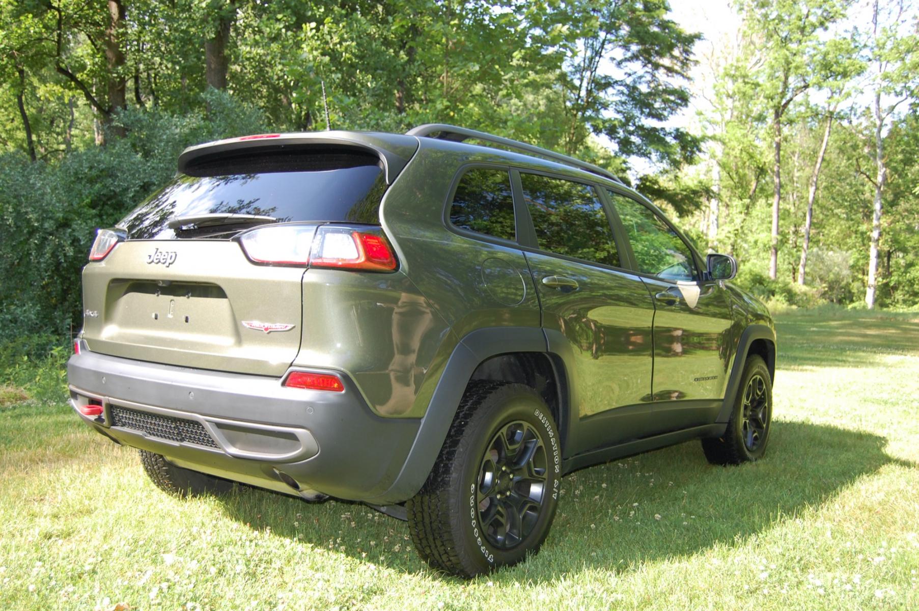 2021 Green /Black leather Jeep Cherokee Trailhawk 4WD (1C4PJMBX0MD) with an 3.2L V6 DOHC 24V engine, 9 speed automatic transmission, located at 6528 Lower York Road, New Hope, PA, 18938, (215) 862-9555, 40.358707, -74.977882 - Here for sale is a like new 2021 Jeep Cherokee Trailhawk edition. Under the hood is strong running and fuel efficient 3.2 liter V6 which puts power to the intelligent 4 wheel drive system via a smooth shifting automatic transmission. Features include; Black leather with red stitching, Keyless ent - Photo #4
