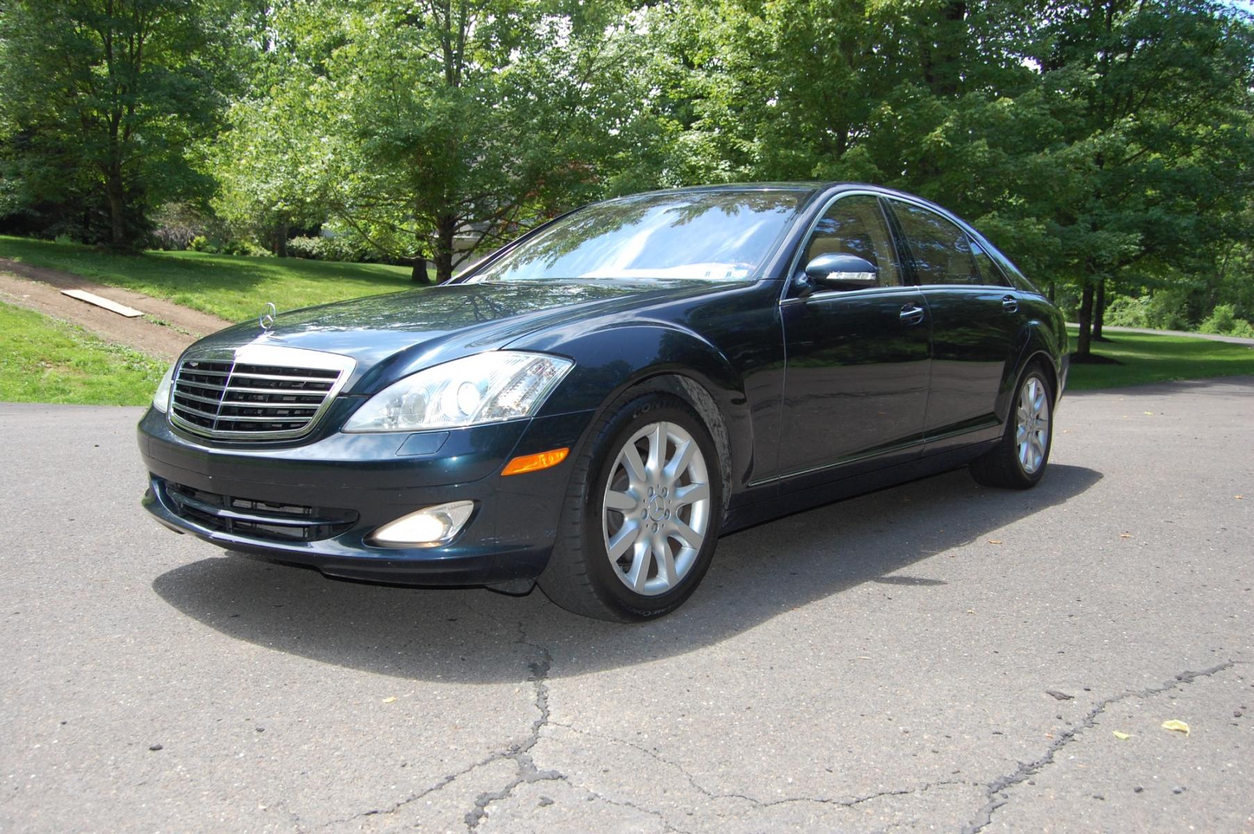 2007 Blue /Tan leather Mercedes-Benz S-Class S550 4Matic (WDDNG86X97A) with an 5.5L V8 DOHC 32V engine, 7-Speed Automatic Overdrive transmission, located at 6528 Lower York Road, New Hope, PA, 18938, (215) 862-9555, 40.358707, -74.977882 - Here for sale is a very nice 2007 Mercedes-Benz S550 4Matic luxury sedan. Under the hood is a strong running 5.5 liter V8 which puts power to the AWD system via a smooth shifting automatic transmission. Features include; Tan leather interior, wood grain trim, keyless entry system, 2 master keys, c - Photo #0
