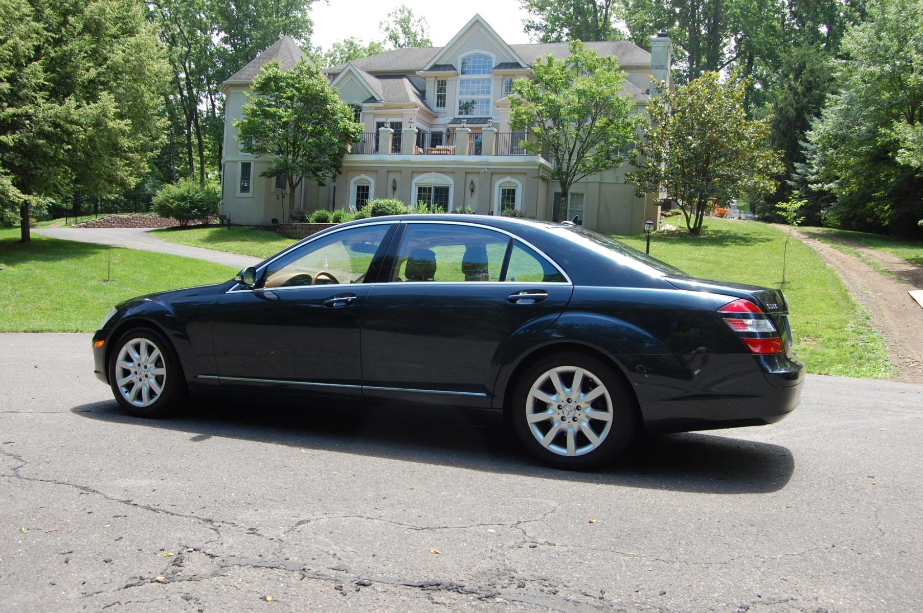 2007 Blue /Tan leather Mercedes-Benz S-Class S550 4Matic (WDDNG86X97A) with an 5.5L V8 DOHC 32V engine, 7-Speed Automatic Overdrive transmission, located at 6528 Lower York Road, New Hope, PA, 18938, (215) 862-9555, 40.358707, -74.977882 - Here for sale is a very nice 2007 Mercedes-Benz S550 4Matic luxury sedan. Under the hood is a strong running 5.5 liter V8 which puts power to the AWD system via a smooth shifting automatic transmission. Features include; Tan leather interior, wood grain trim, keyless entry system, 2 master keys, c - Photo #1