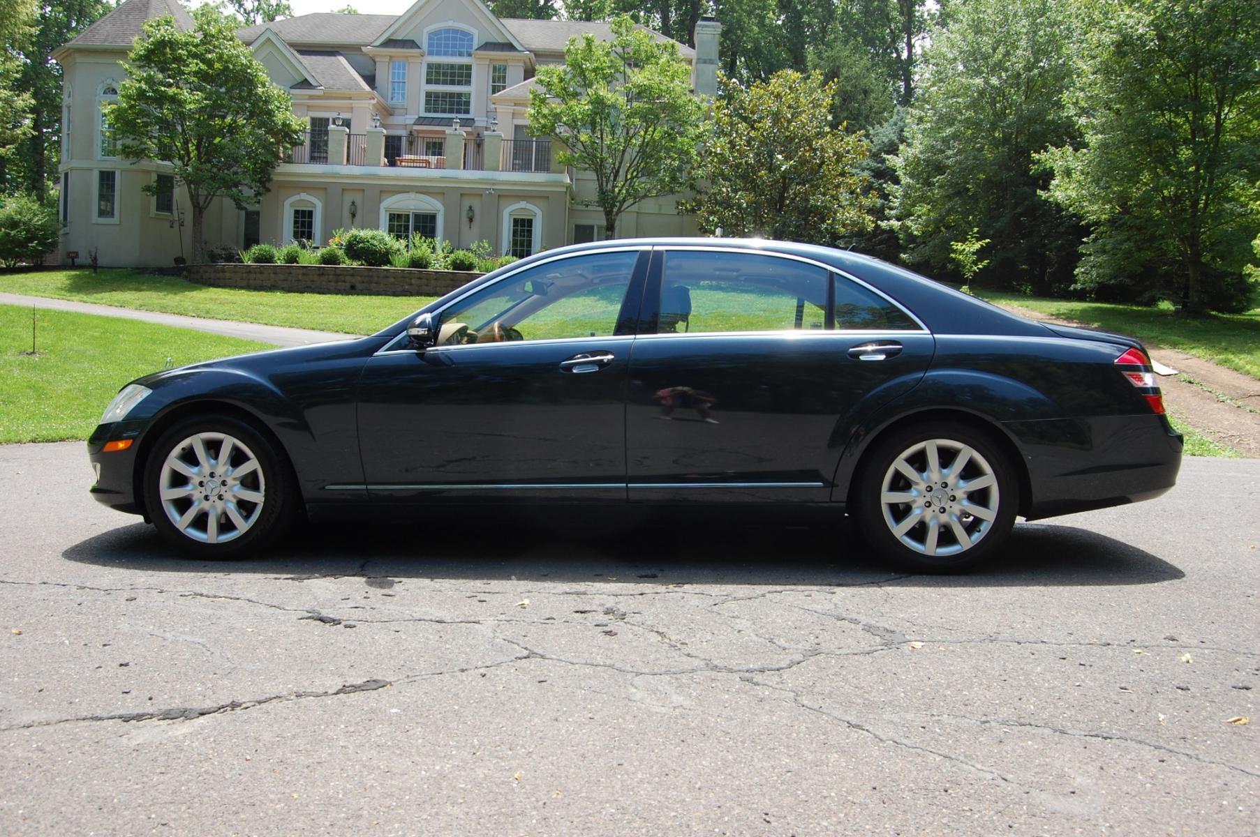 2007 Blue /Tan leather Mercedes-Benz S-Class S550 4Matic (WDDNG86X97A) with an 5.5L V8 DOHC 32V engine, 7-Speed Automatic Overdrive transmission, located at 6528 Lower York Road, New Hope, PA, 18938, (215) 862-9555, 40.358707, -74.977882 - Here for sale is a very nice 2007 Mercedes-Benz S550 4Matic luxury sedan. Under the hood is a strong running 5.5 liter V8 which puts power to the AWD system via a smooth shifting automatic transmission. Features include; Tan leather interior, wood grain trim, keyless entry system, 2 master keys, c - Photo #2