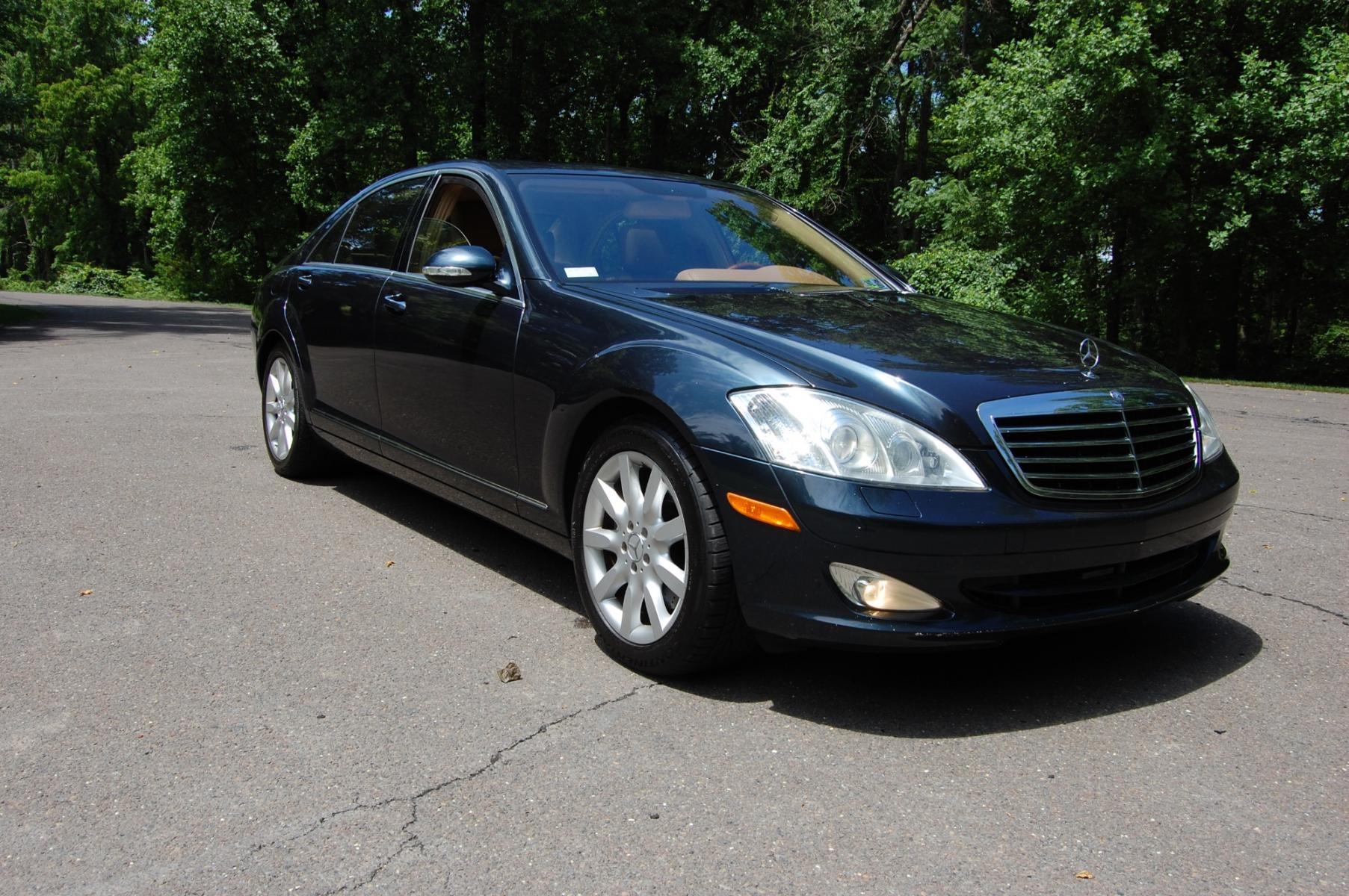 2007 Blue /Tan leather Mercedes-Benz S-Class S550 4Matic (WDDNG86X97A) with an 5.5L V8 DOHC 32V engine, 7-Speed Automatic Overdrive transmission, located at 6528 Lower York Road, New Hope, PA, 18938, (215) 862-9555, 40.358707, -74.977882 - Here for sale is a very nice 2007 Mercedes-Benz S550 4Matic luxury sedan. Under the hood is a strong running 5.5 liter V8 which puts power to the AWD system via a smooth shifting automatic transmission. Features include; Tan leather interior, wood grain trim, keyless entry system, 2 master keys, c - Photo #3