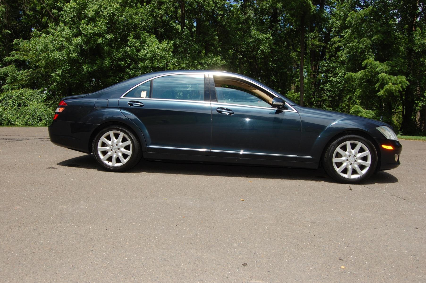 2007 Blue /Tan leather Mercedes-Benz S-Class S550 4Matic (WDDNG86X97A) with an 5.5L V8 DOHC 32V engine, 7-Speed Automatic Overdrive transmission, located at 6528 Lower York Road, New Hope, PA, 18938, (215) 862-9555, 40.358707, -74.977882 - Here for sale is a very nice 2007 Mercedes-Benz S550 4Matic luxury sedan. Under the hood is a strong running 5.5 liter V8 which puts power to the AWD system via a smooth shifting automatic transmission. Features include; Tan leather interior, wood grain trim, keyless entry system, 2 master keys, c - Photo #4