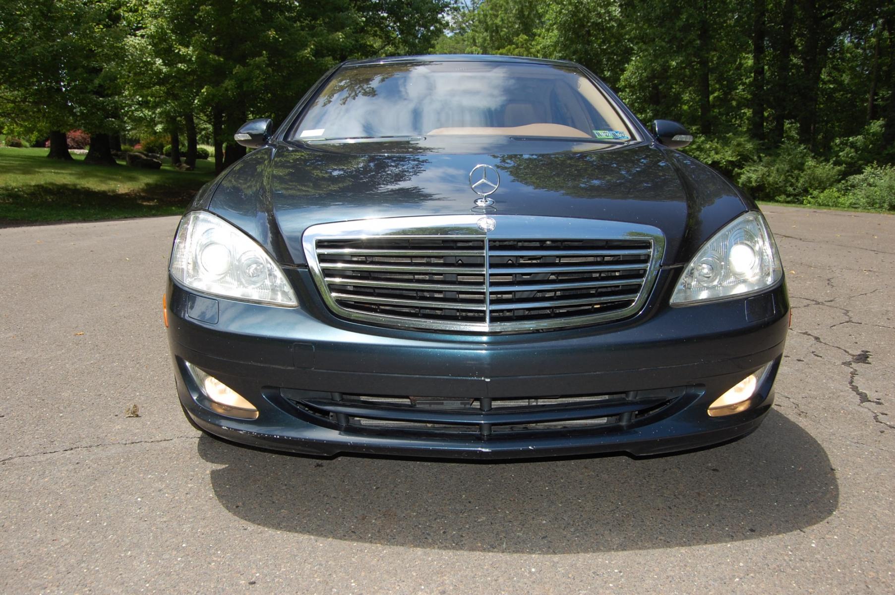 2007 Blue /Tan leather Mercedes-Benz S-Class S550 4Matic (WDDNG86X97A) with an 5.5L V8 DOHC 32V engine, 7-Speed Automatic Overdrive transmission, located at 6528 Lower York Road, New Hope, PA, 18938, (215) 862-9555, 40.358707, -74.977882 - Here for sale is a very nice 2007 Mercedes-Benz S550 4Matic luxury sedan. Under the hood is a strong running 5.5 liter V8 which puts power to the AWD system via a smooth shifting automatic transmission. Features include; Tan leather interior, wood grain trim, keyless entry system, 2 master keys, c - Photo #6