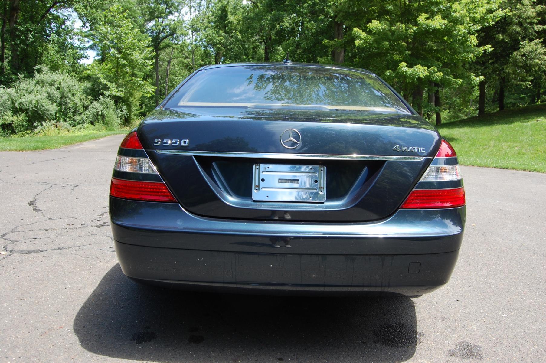 2007 Blue /Tan leather Mercedes-Benz S-Class S550 4Matic (WDDNG86X97A) with an 5.5L V8 DOHC 32V engine, 7-Speed Automatic Overdrive transmission, located at 6528 Lower York Road, New Hope, PA, 18938, (215) 862-9555, 40.358707, -74.977882 - Here for sale is a very nice 2007 Mercedes-Benz S550 4Matic luxury sedan. Under the hood is a strong running 5.5 liter V8 which puts power to the AWD system via a smooth shifting automatic transmission. Features include; Tan leather interior, wood grain trim, keyless entry system, 2 master keys, c - Photo #7