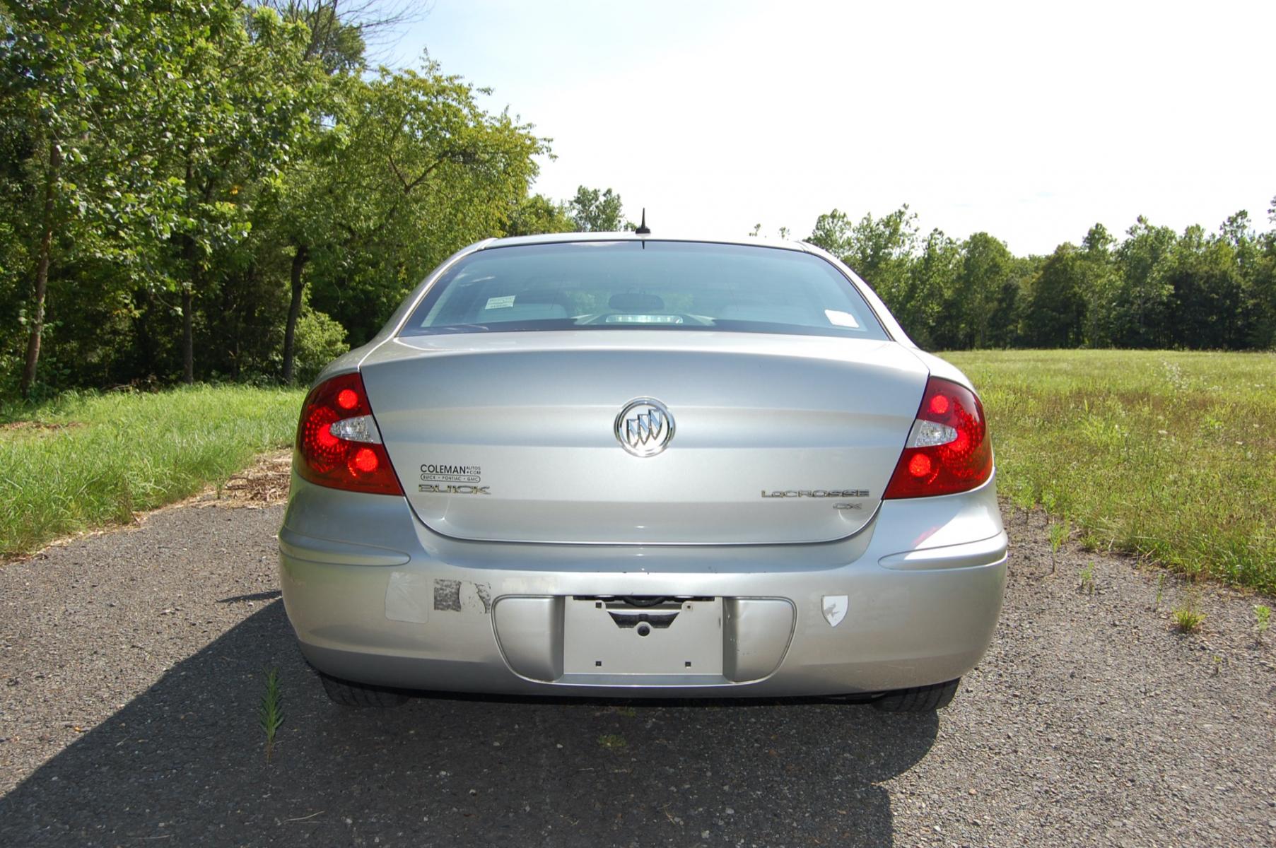 2006 Silver /Gray Cloth Buick LaCrosse CX (2G4WC582261) with an 3.8L V6 OHV 12V engine, 4-Speed Automatic Overdrive transmission, located at 6528 Lower York Road, New Hope, PA, 18938, (215) 862-9555, 40.358707, -74.977882 - Photo #4