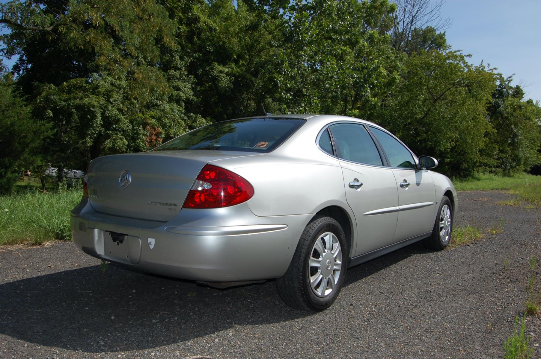 2006 Silver /Gray Cloth Buick LaCrosse CX (2G4WC582261) with an 3.8L V6 OHV 12V engine, 4-Speed Automatic Overdrive transmission, located at 6528 Lower York Road, New Hope, PA, 18938, (215) 862-9555, 40.358707, -74.977882 - Photo #5