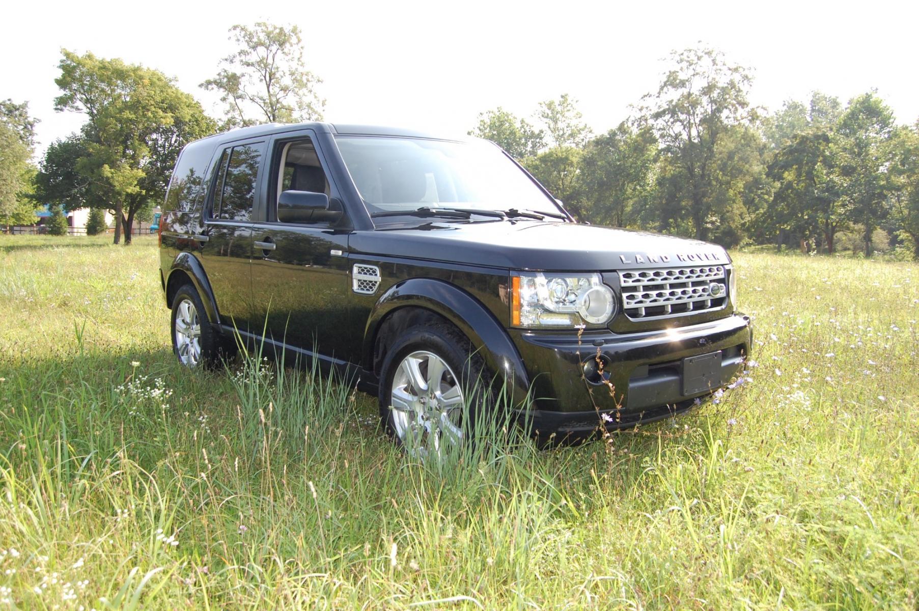 2013 Black /Black Leather Land Rover LR4 HSE Luxury (SALAK2D46DA) with an 4.4L V8 DOHC 32V engine, 6-Speed Automatic transmission, located at 6528 Lower York Road, New Hope, PA, 18938, (215) 862-9555, 40.358707, -74.977882 - Here for sale is a very nice ONE OWNER, 2013 Land Rover LR4 HSE Luxury package. Under the hood is a strong running 5.0 liter V8 which puts power to the intelligent all wheel drive system via a smooth shifting automatic transmission with a dual range transfer case. Features include; Black leather - Photo #2