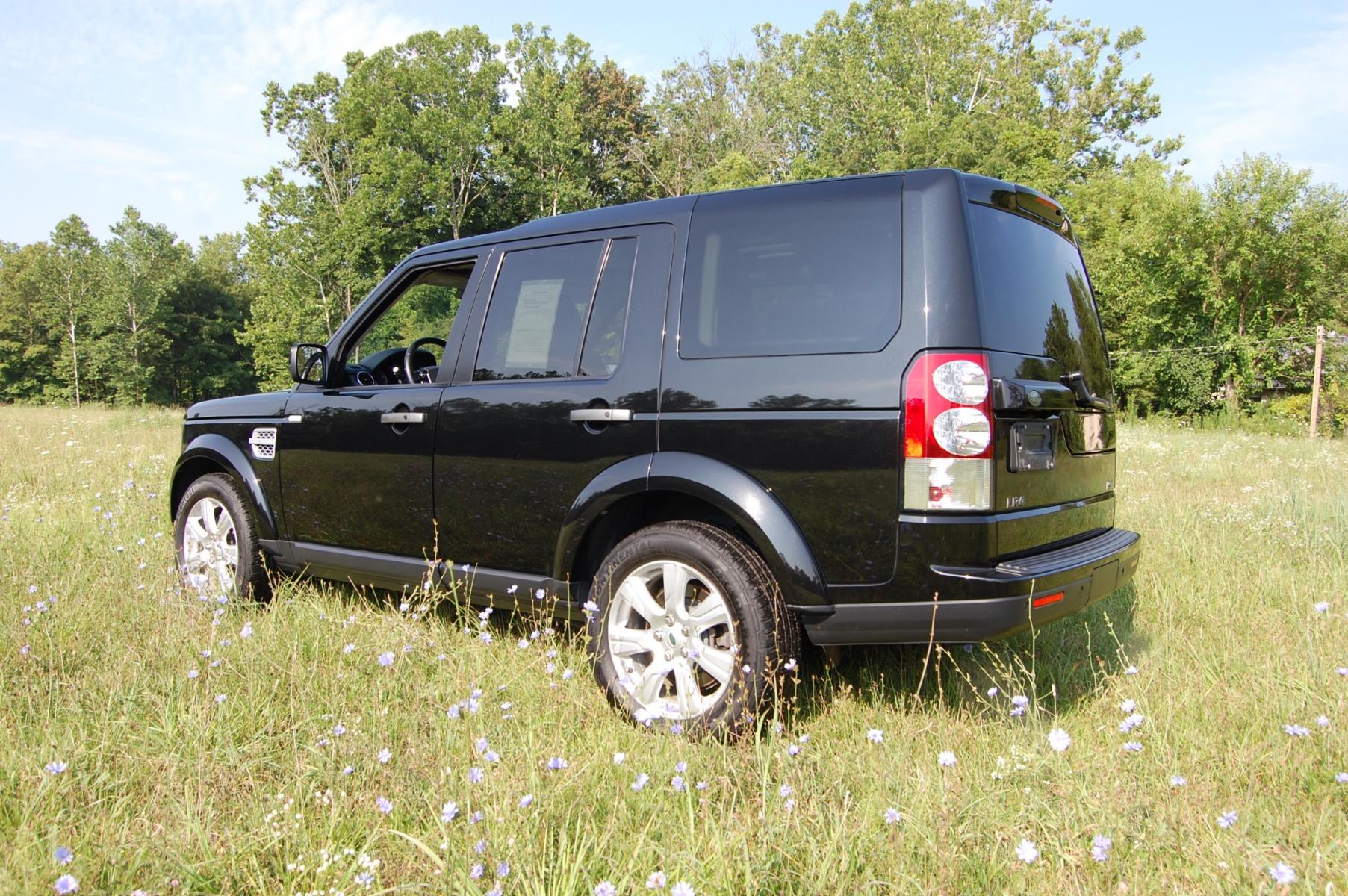 2013 Black /Black Leather Land Rover LR4 HSE Luxury (SALAK2D46DA) with an 4.4L V8 DOHC 32V engine, 6-Speed Automatic transmission, located at 6528 Lower York Road, New Hope, PA, 18938, (215) 862-9555, 40.358707, -74.977882 - Here for sale is a very nice ONE OWNER, 2013 Land Rover LR4 HSE Luxury package. Under the hood is a strong running 5.0 liter V8 which puts power to the intelligent all wheel drive system via a smooth shifting automatic transmission with a dual range transfer case. Features include; Black leather - Photo #4