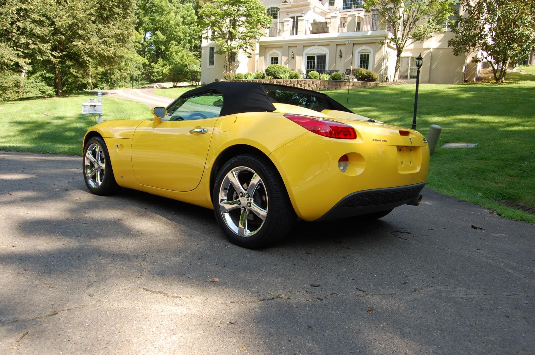 2007 Yellow /Black Leather Pontiac Solstice Base (1G2MB35B97Y) with an 2.4L L4 DOHC 16V engine, Manual transmission, located at 6528 Lower York Road, New Hope, PA, 18938, (215) 862-9555, 40.358707, -74.977882 - Here we have a Pontiac Solstice with a 2.4L 4 cylinder engine putting power to the rear wheels via a 5 speed manual transmission. The interior offers black leather, cruise control, tilt steering wheel, A/C, roll up windows, manual locks, AM/FM/CD/AUX radio, drivers/passengers front airbags for safet - Photo #11
